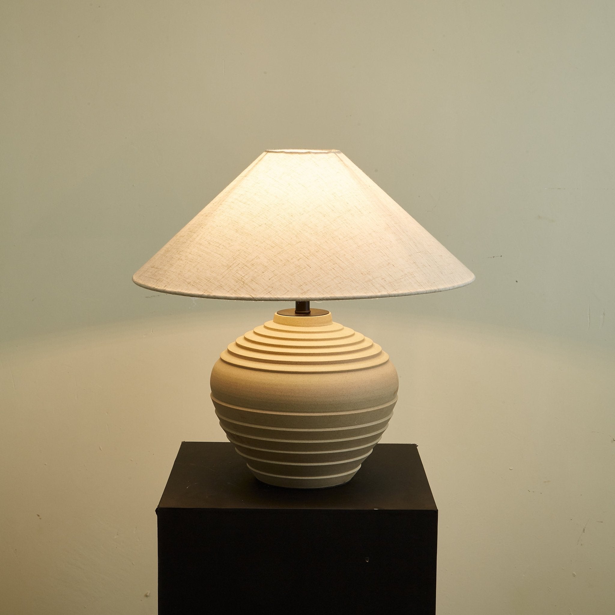 Serano Rustic Ridge Table Lamp-Neutral Decor