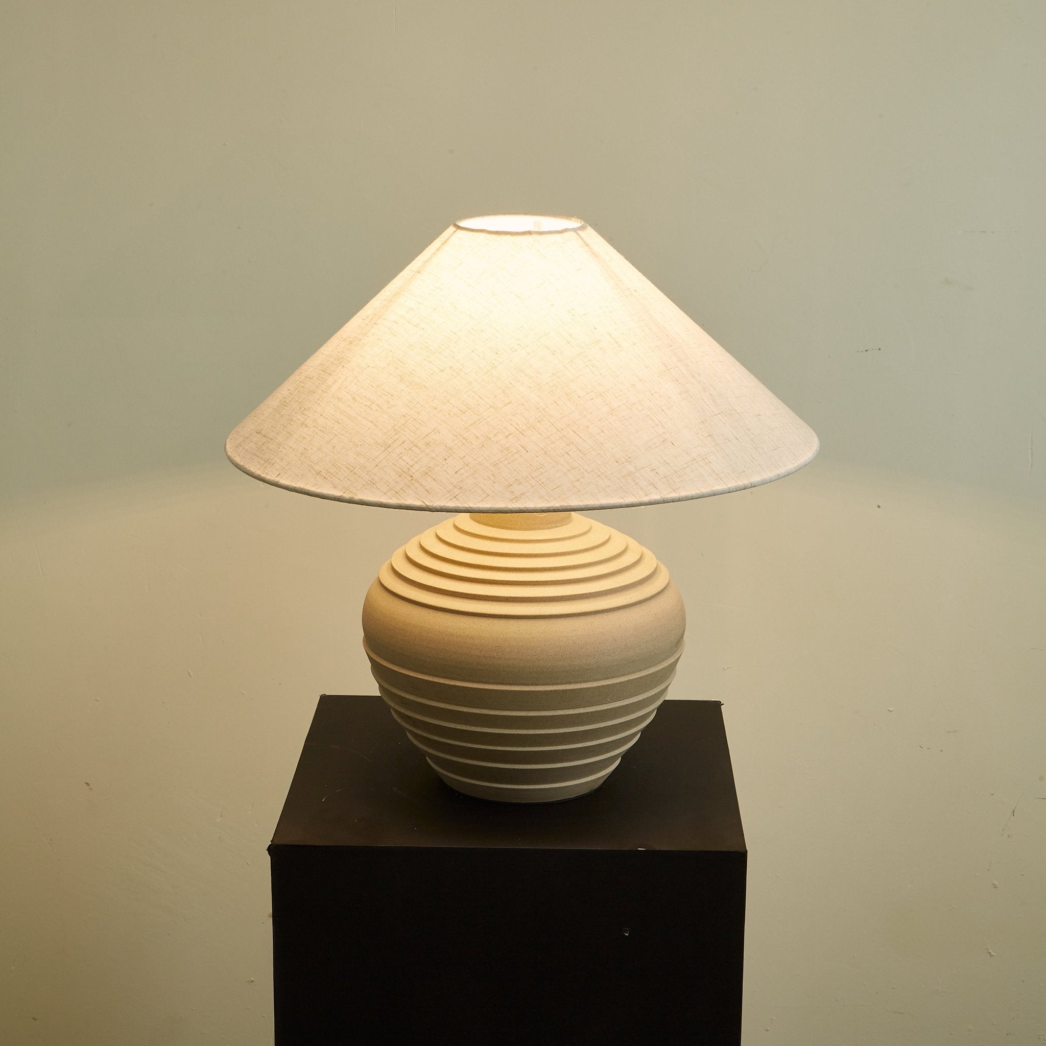 Serano Rustic Ridge Table Lamp-Neutral Decor