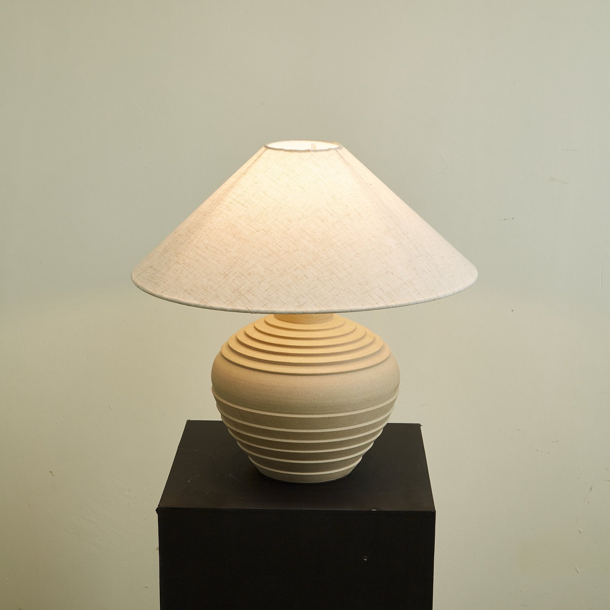 Serano Rustic Ridge Table Lamp-Neutral Decor