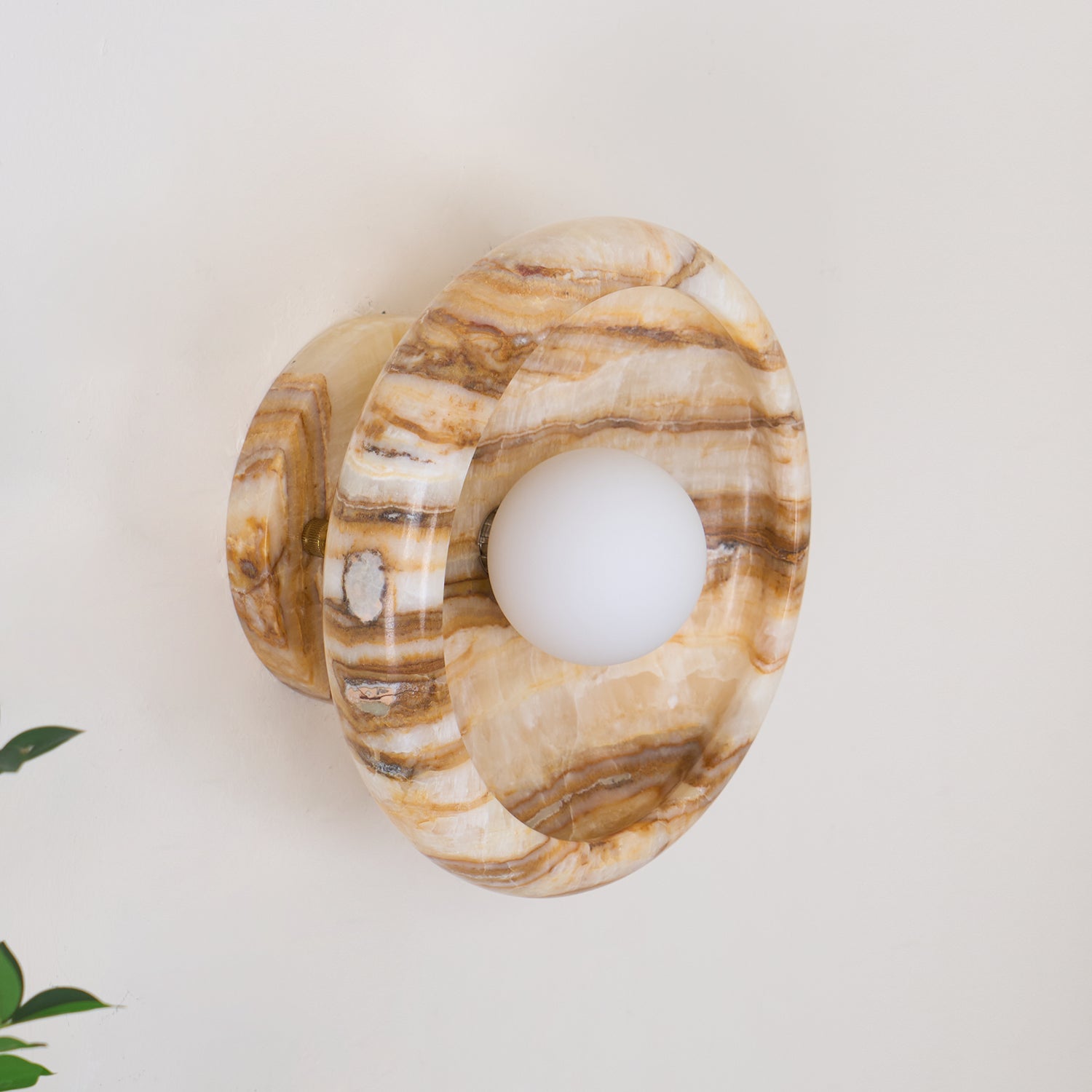 Onvix Natural Onyx Wall Light
