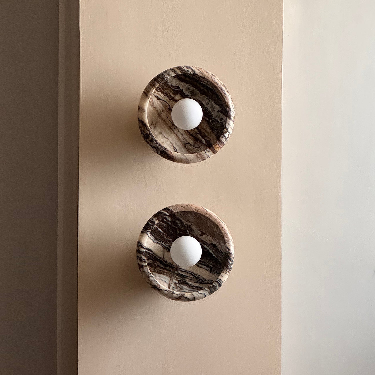 Onvix Natural Onyx Wall Light
