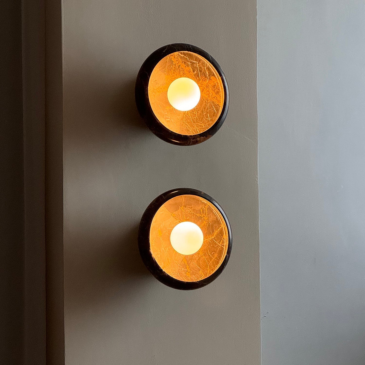 Onvix Natural Onyx Wall Light
