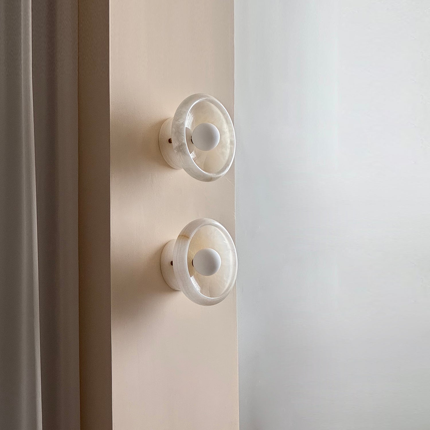 Onvix Natural Onyx Wall Light