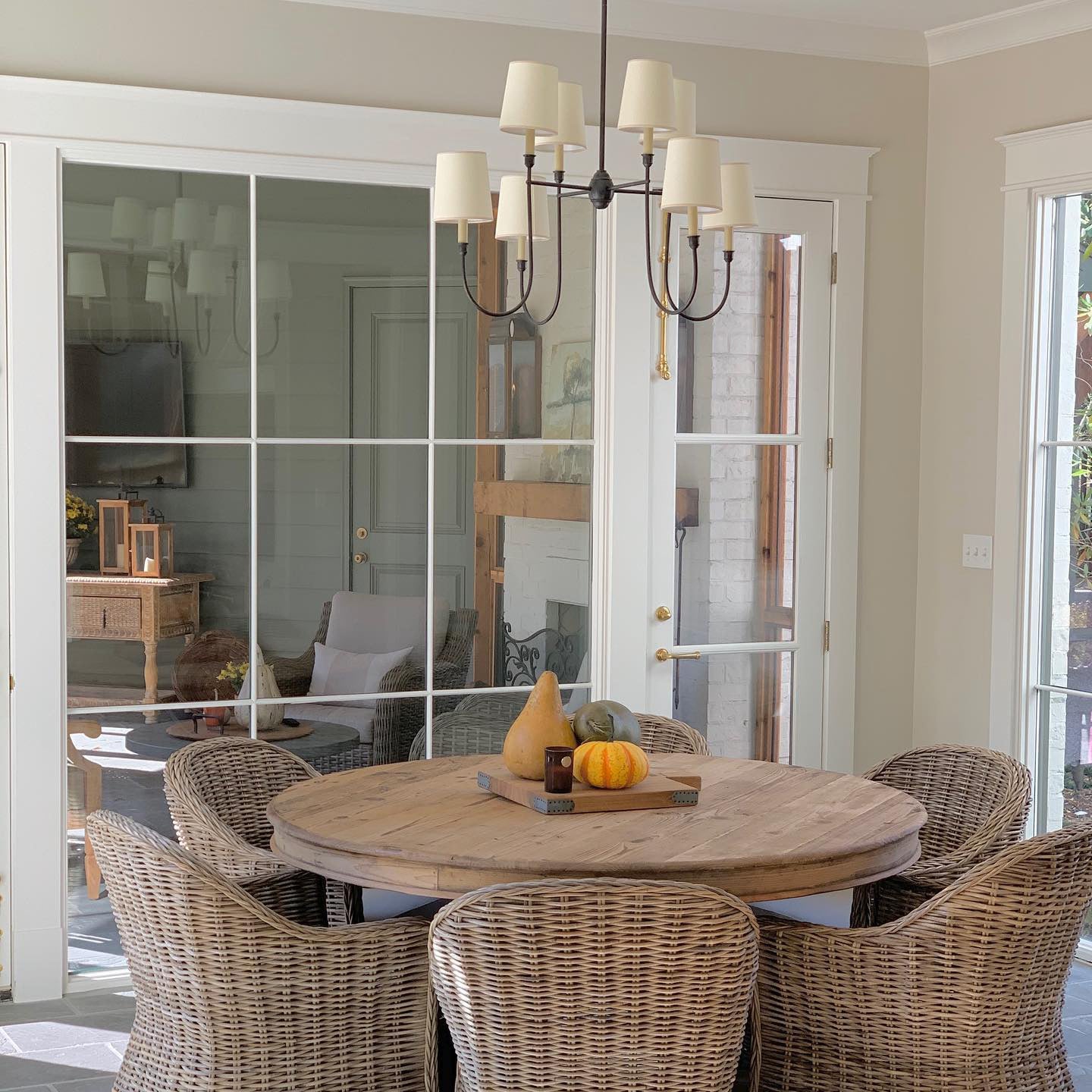 Lustra Chandelier Vendome Brass White Shade-Neutral Decor