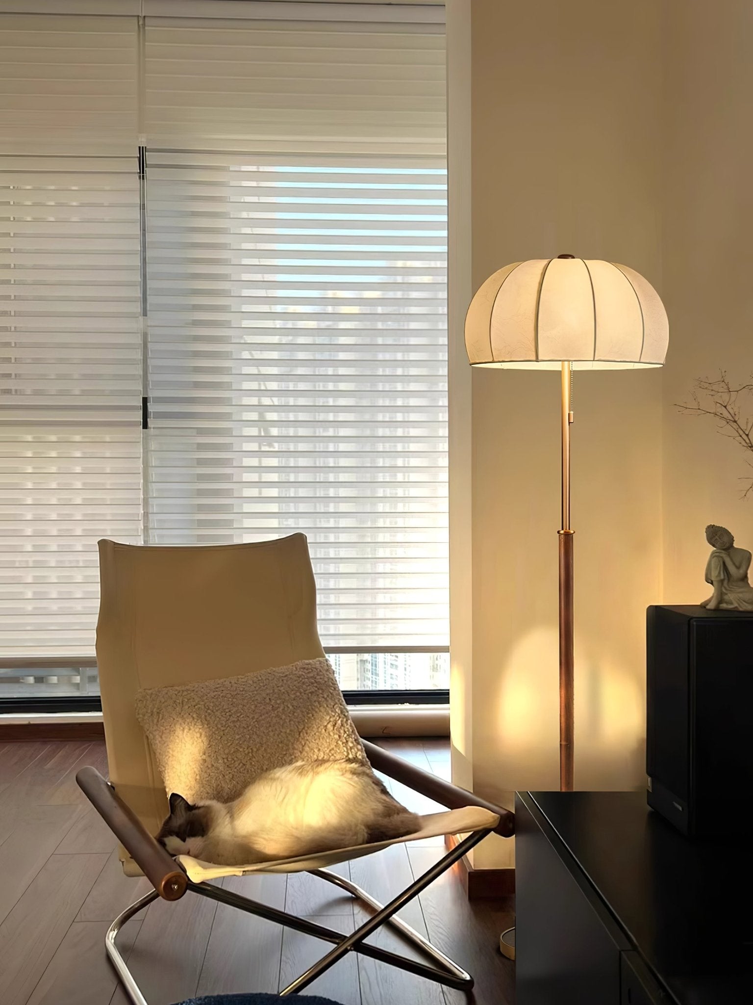 Cularo Fabric Wood Floor Lamp-Neutral Decor