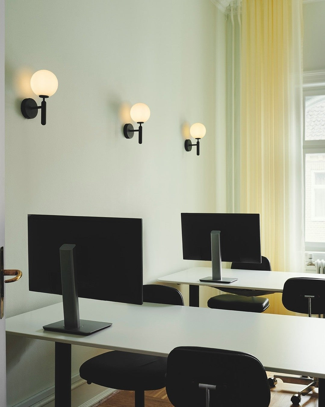 Ilirila Modern Minimalist Brass Glass Wall Light-Neutral Decor