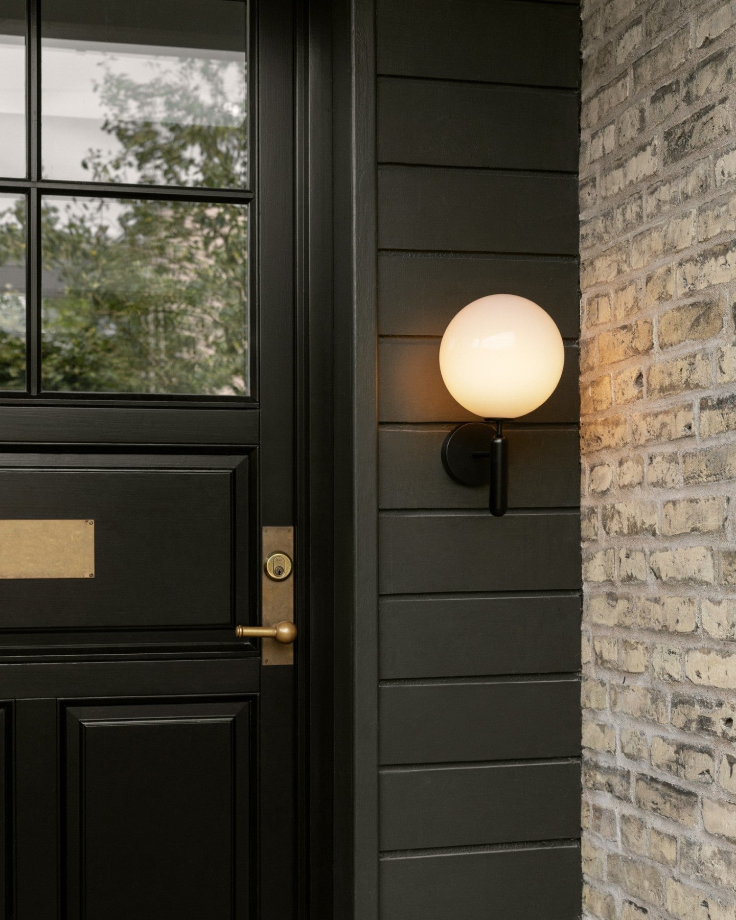 Ilirila Modern Minimalist Brass Glass Wall Light-Neutral Decor