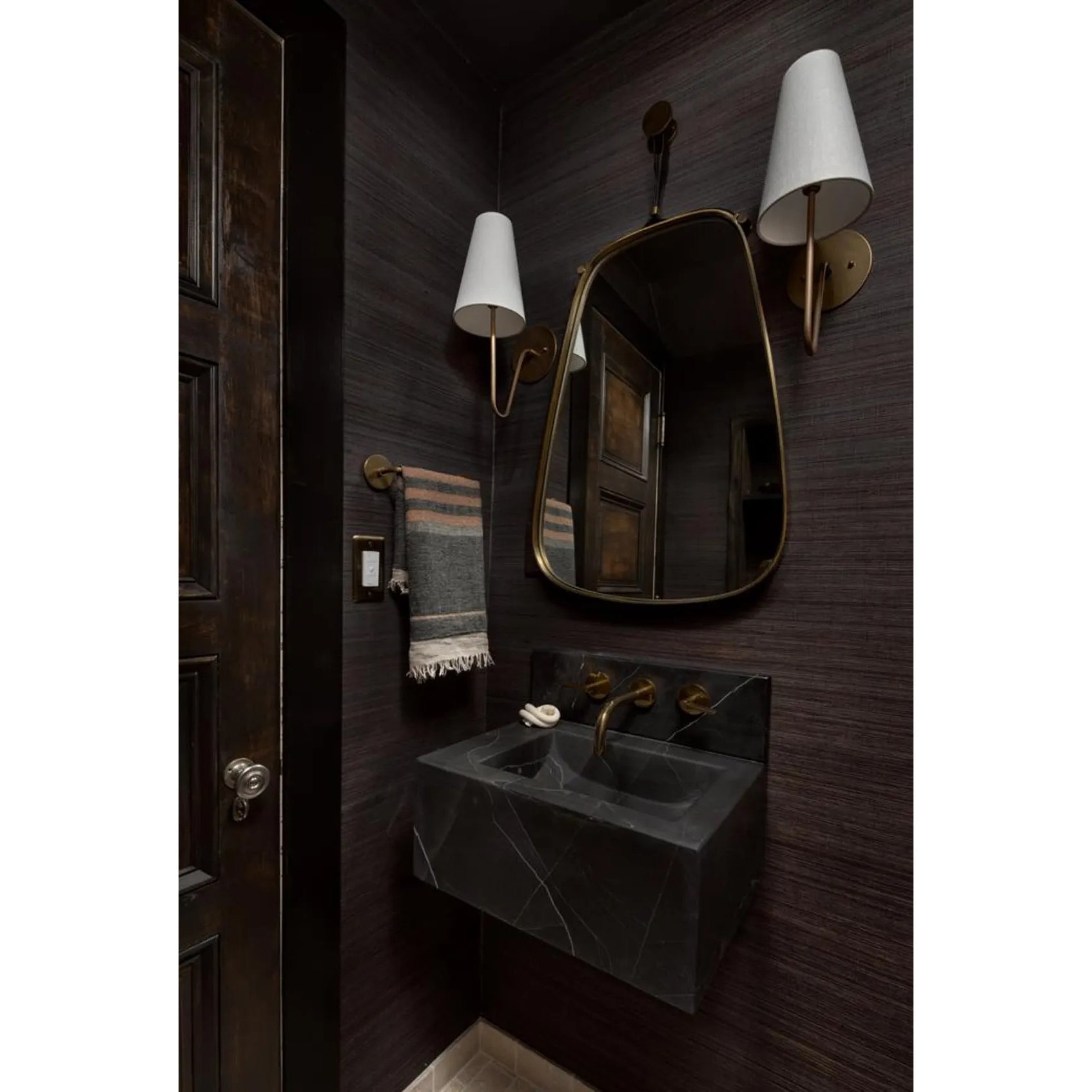 Elowen Wall Lamp
