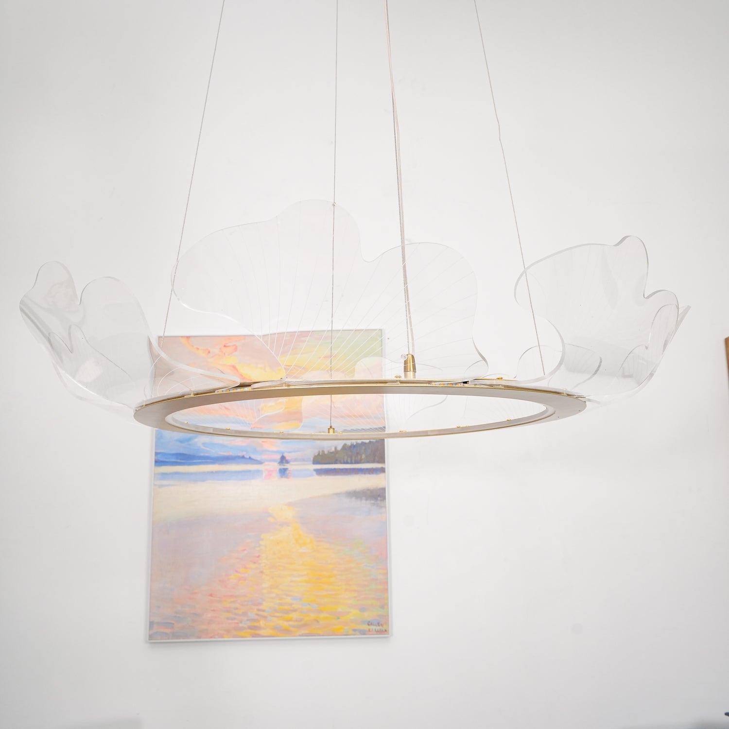 Lustra Pendant Lamp Frosted Acrylic Floral Ring-Neutral Decor