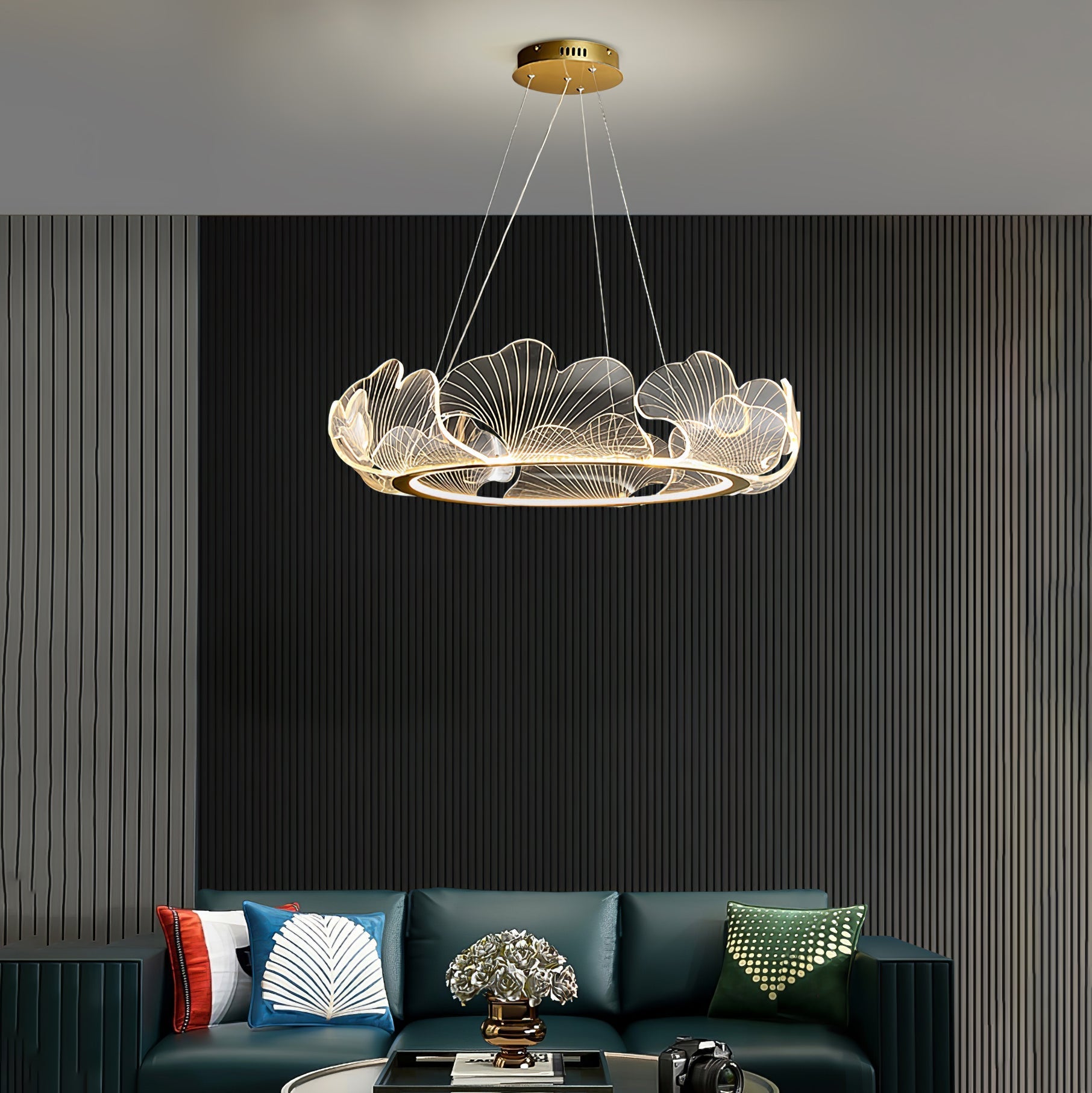 Lustra Pendant Lamp Frosted Acrylic Floral Ring-Neutral Decor
