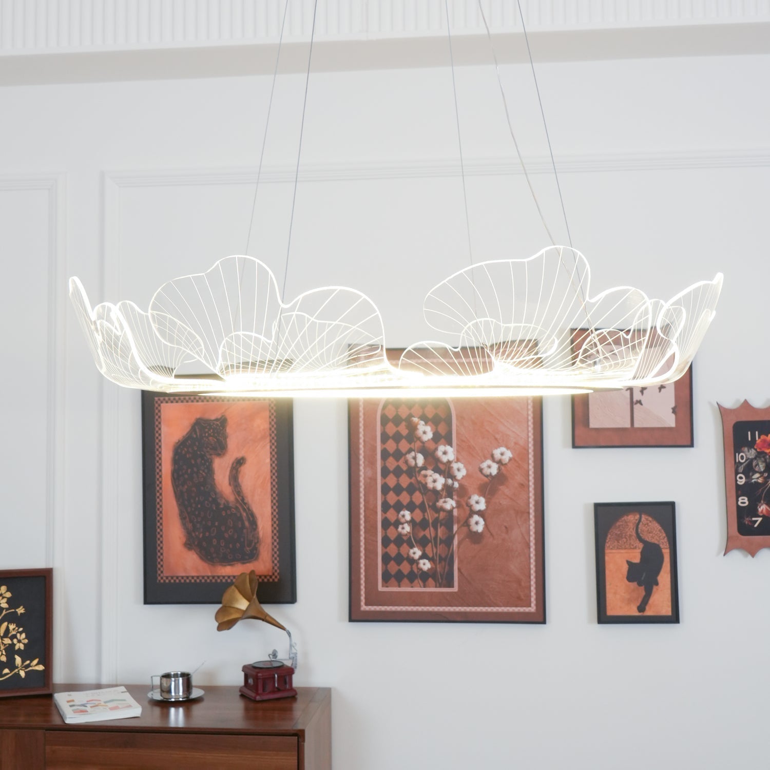 Lustra Pendant Lamp Frosted Acrylic Floral Ring-Neutral Decor