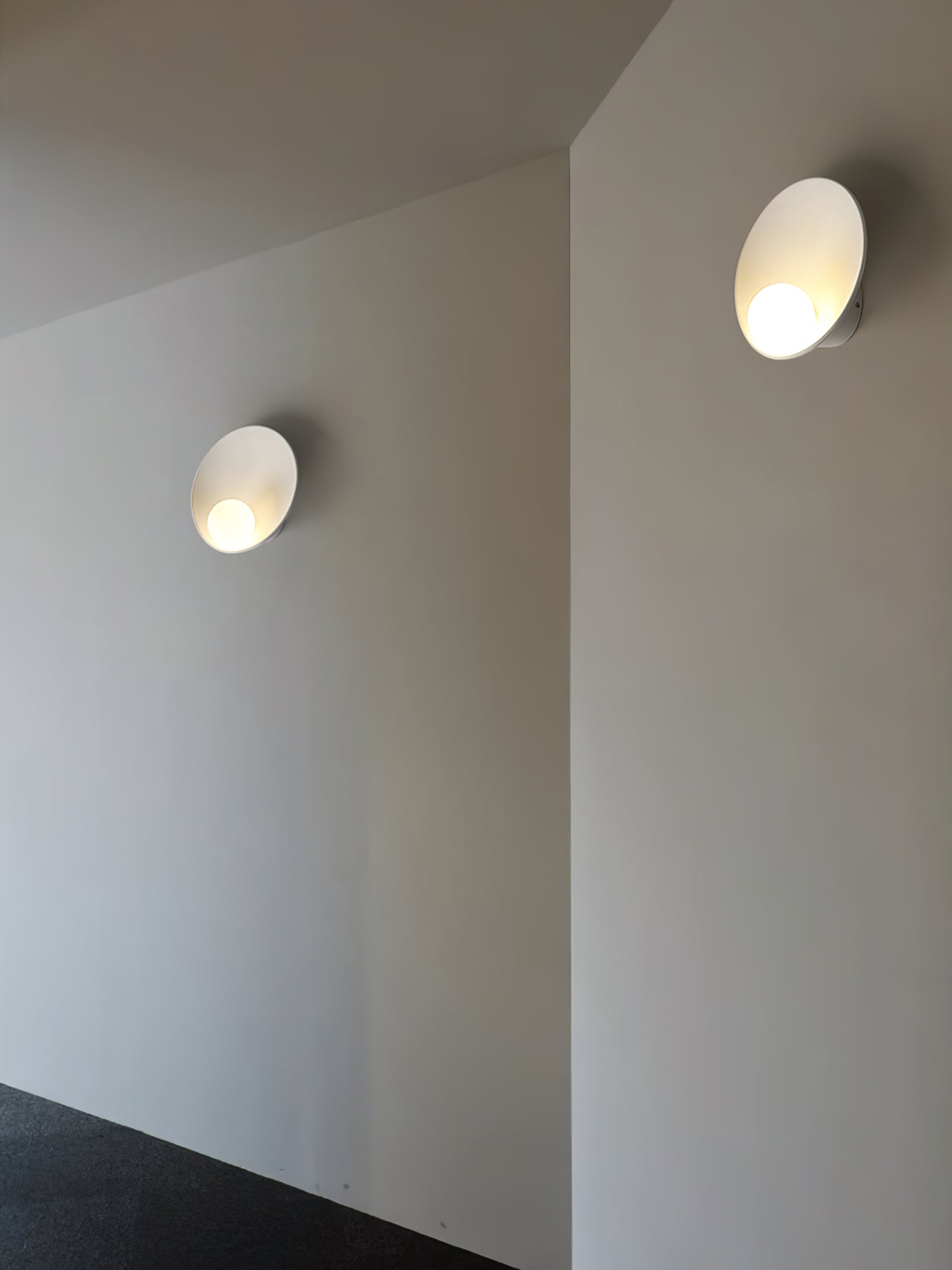 Ersila Modern Minimalist Resin Wall Lamp-Neutral Decor