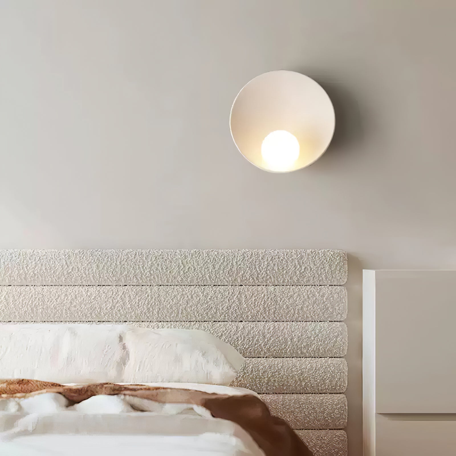 Ersila Modern Minimalist Resin Wall Lamp-Neutral Decor