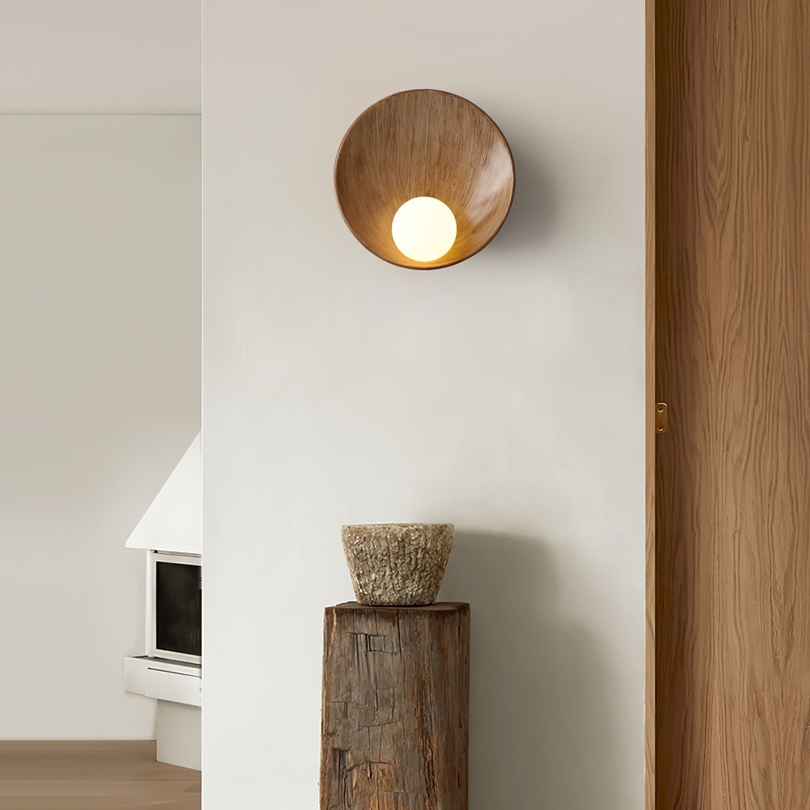 Ersila Modern Minimalist Resin Wall Lamp-Neutral Decor