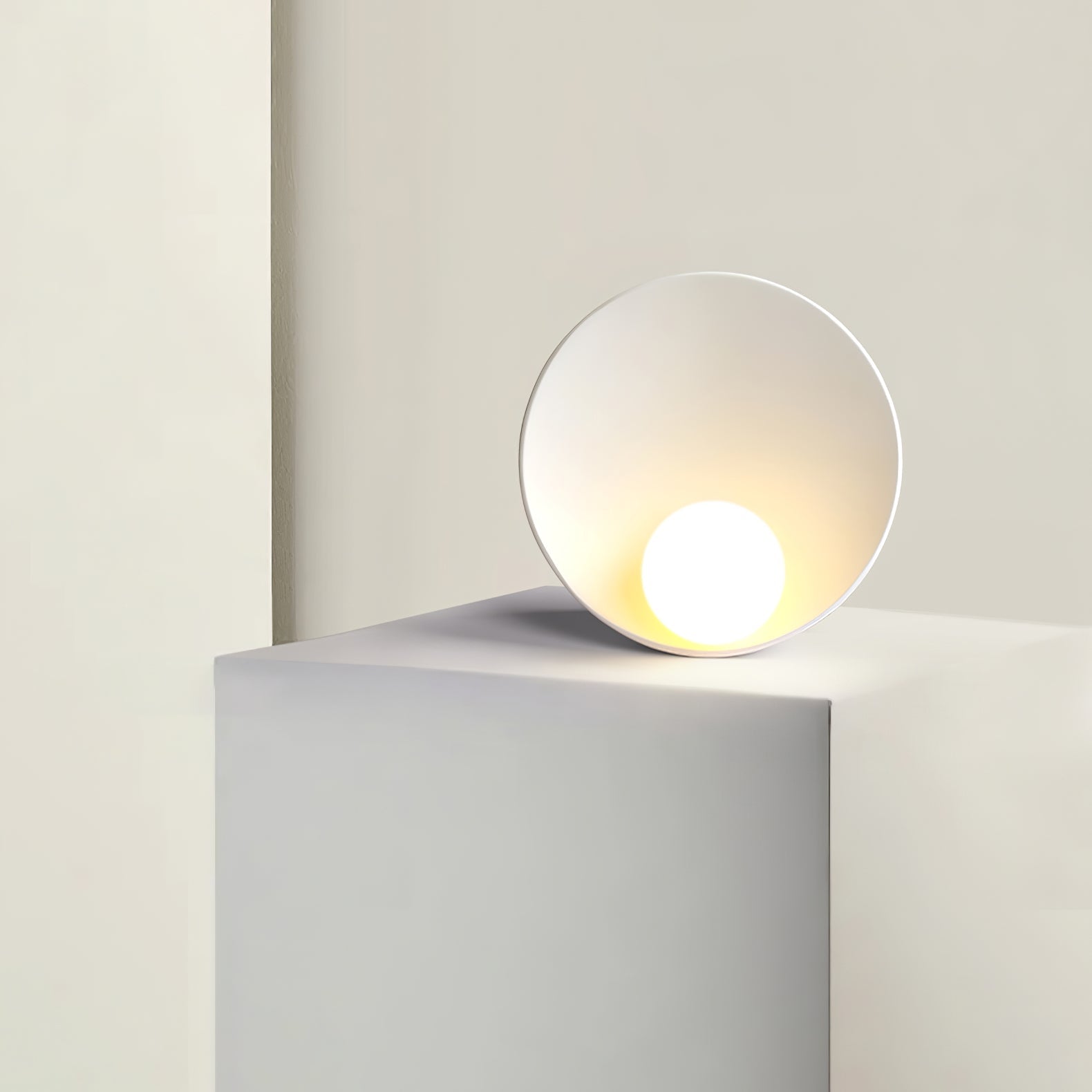 Ersila Modern Minimalist Resin Wall Lamp-Neutral Decor