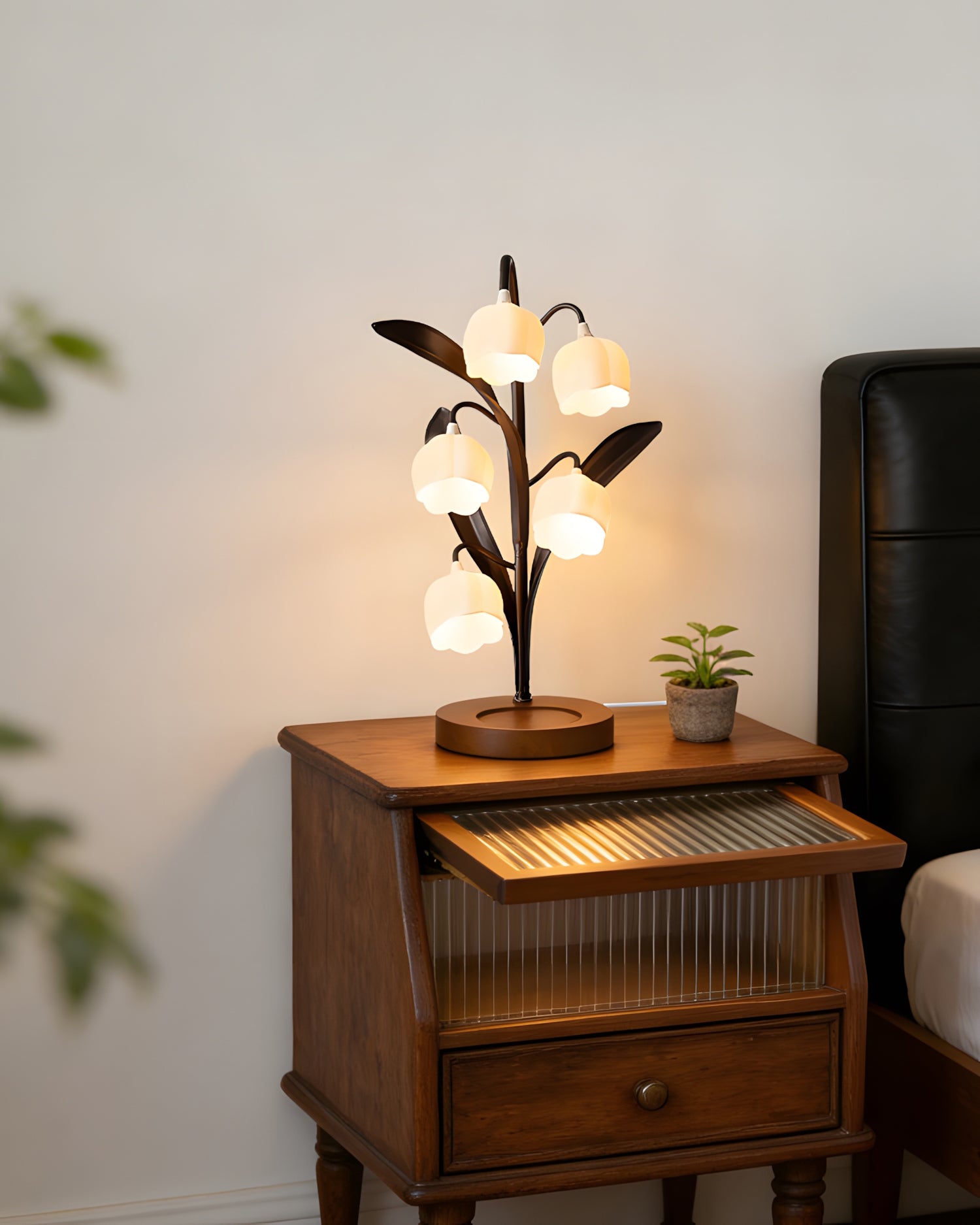Linnea Table Lamp