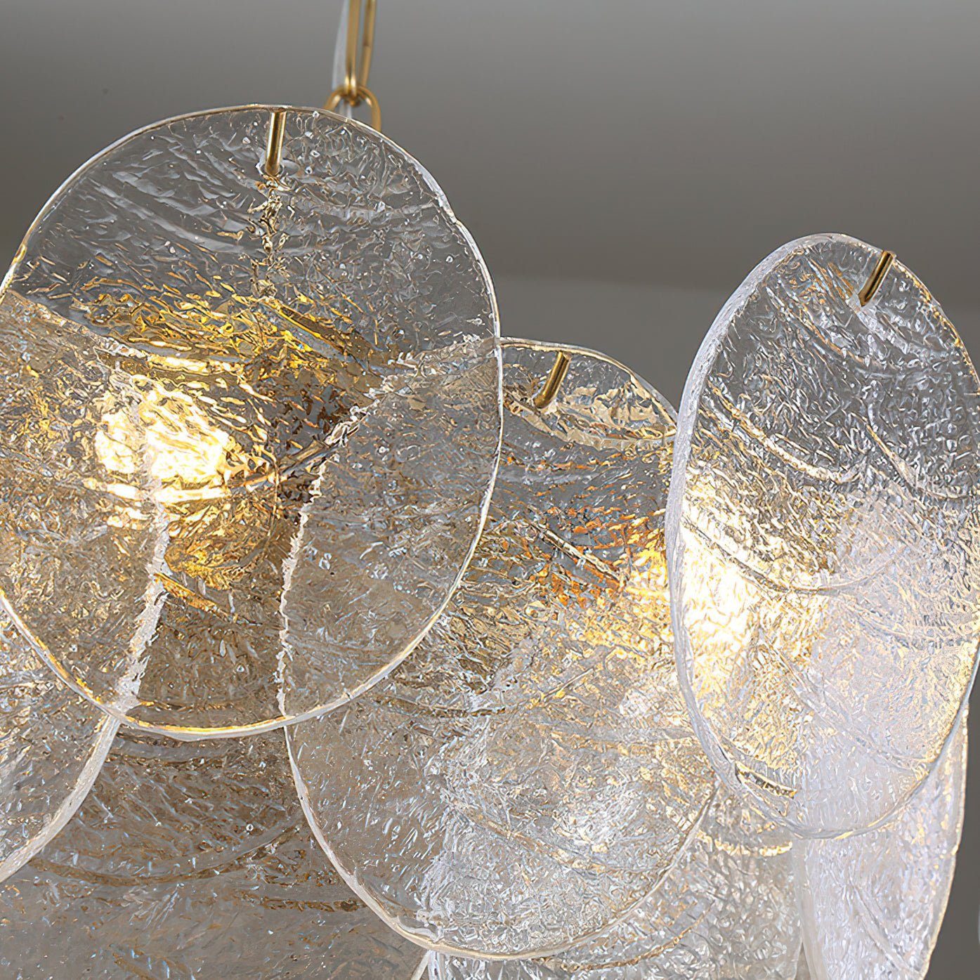 Side profile of the multi-layered ring of glass discs.
