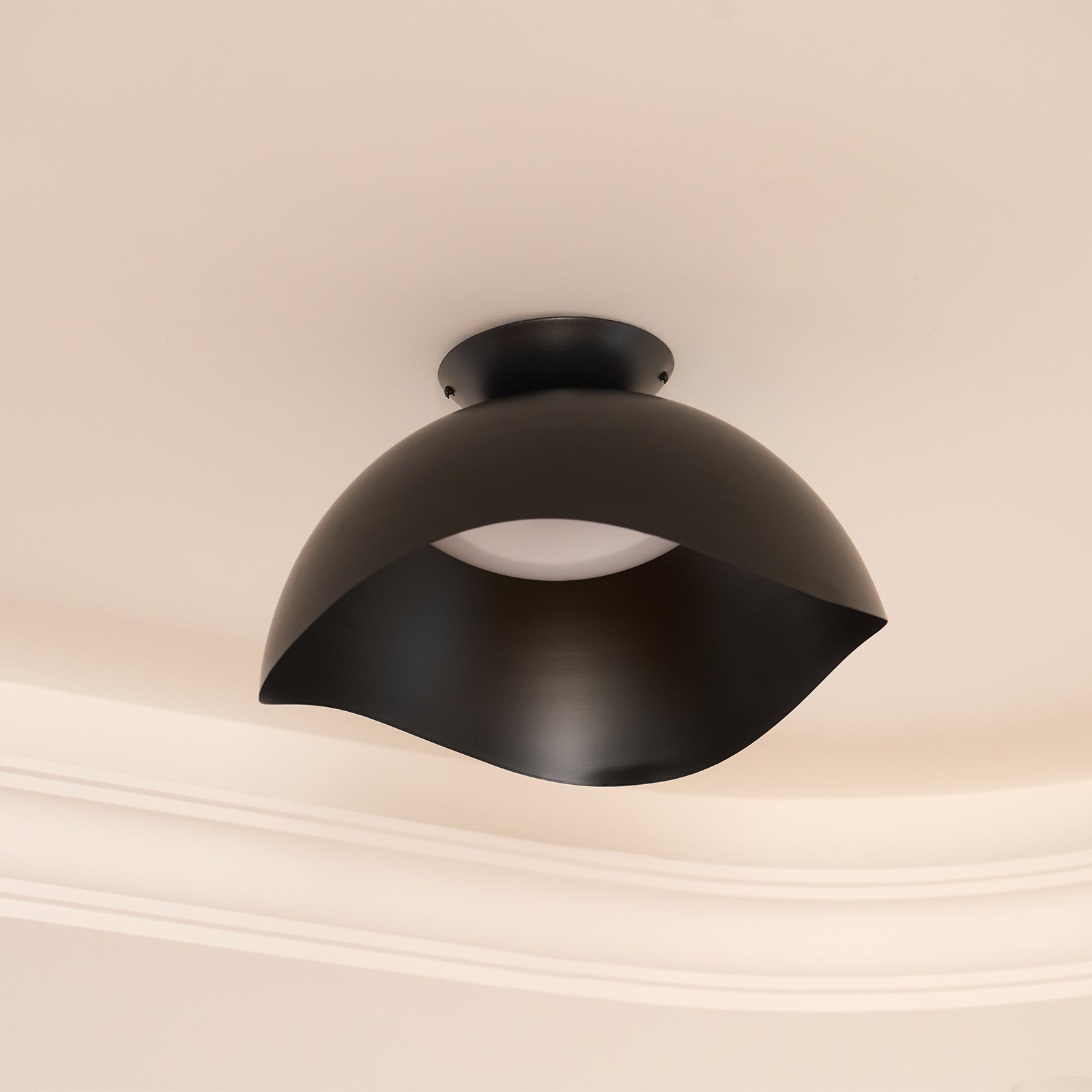 Bivane Nordic Art Wave Ceiling Light-Neutral Decor