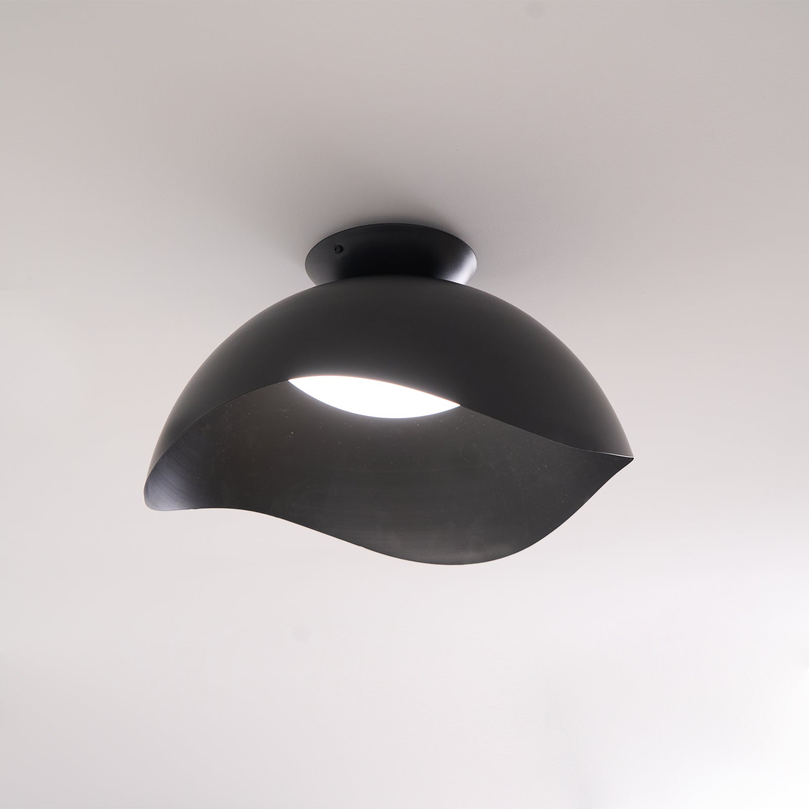 Bivane Nordic Art Wave Ceiling Light-Neutral Decor