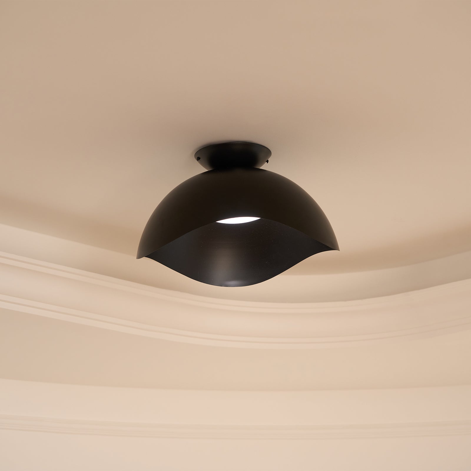 Bivane Nordic Art Wave Ceiling Light-Neutral Decor