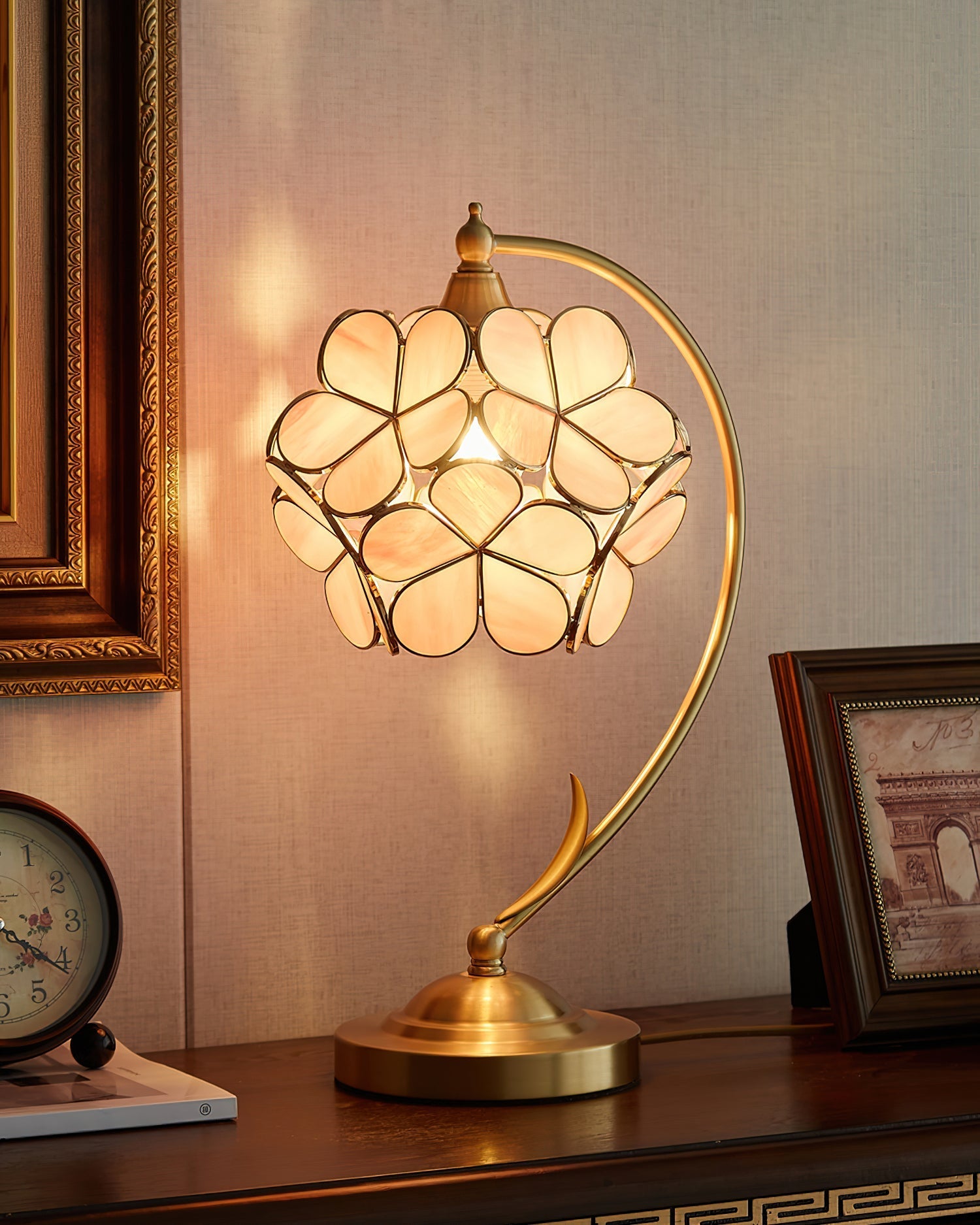 Clover Petal Table Lamp
