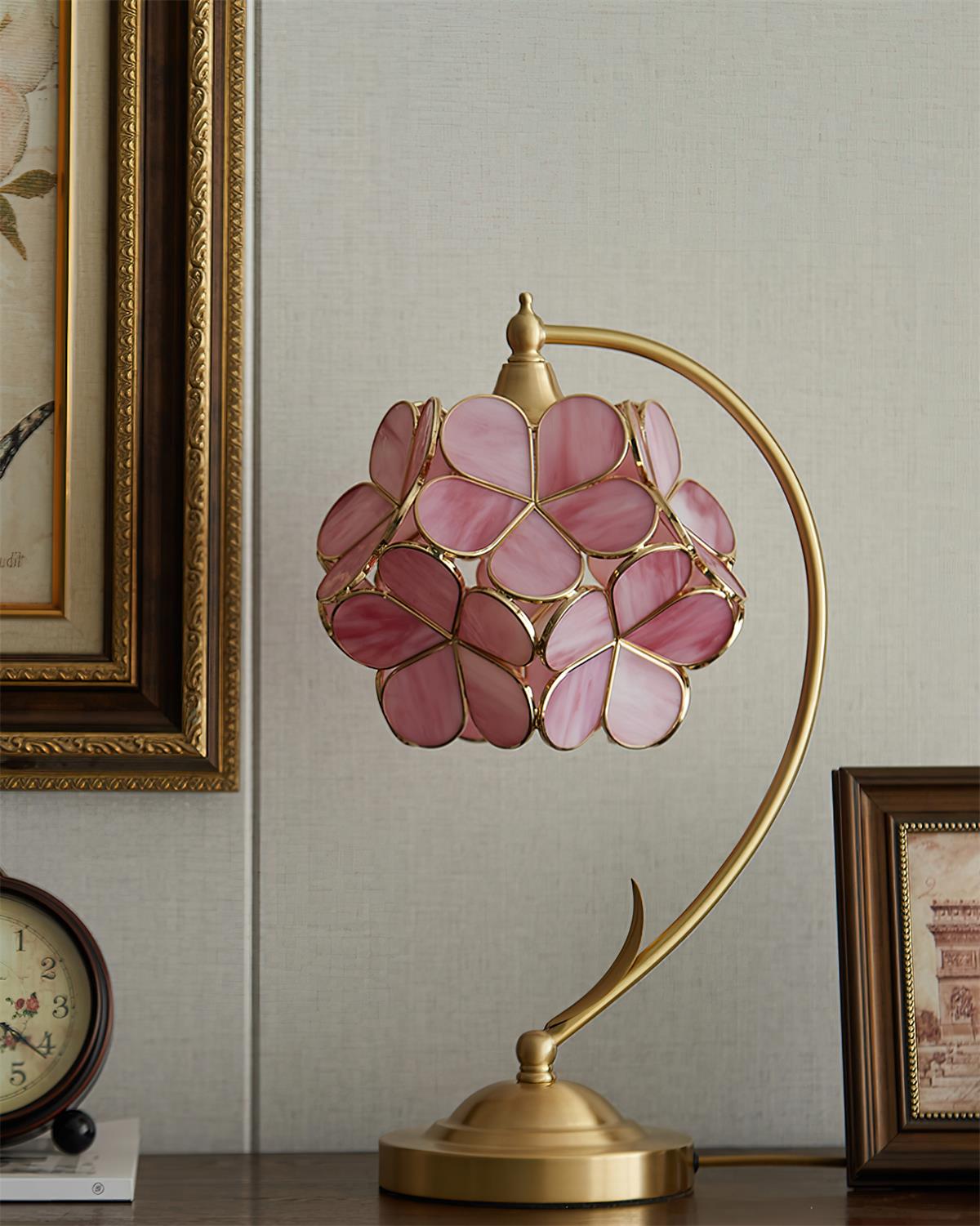 Clover Petal Table Lamp