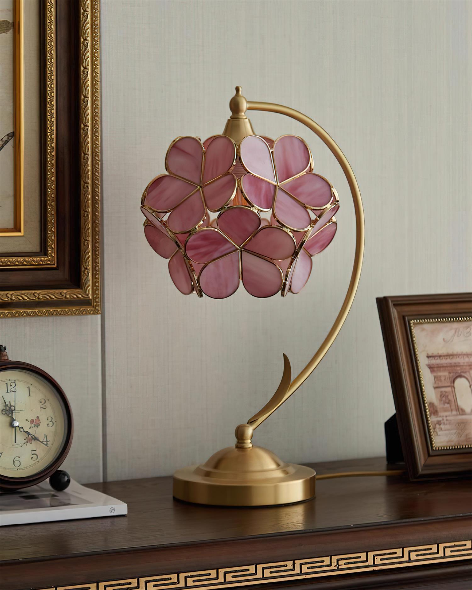 Clover Petal Table Lamp