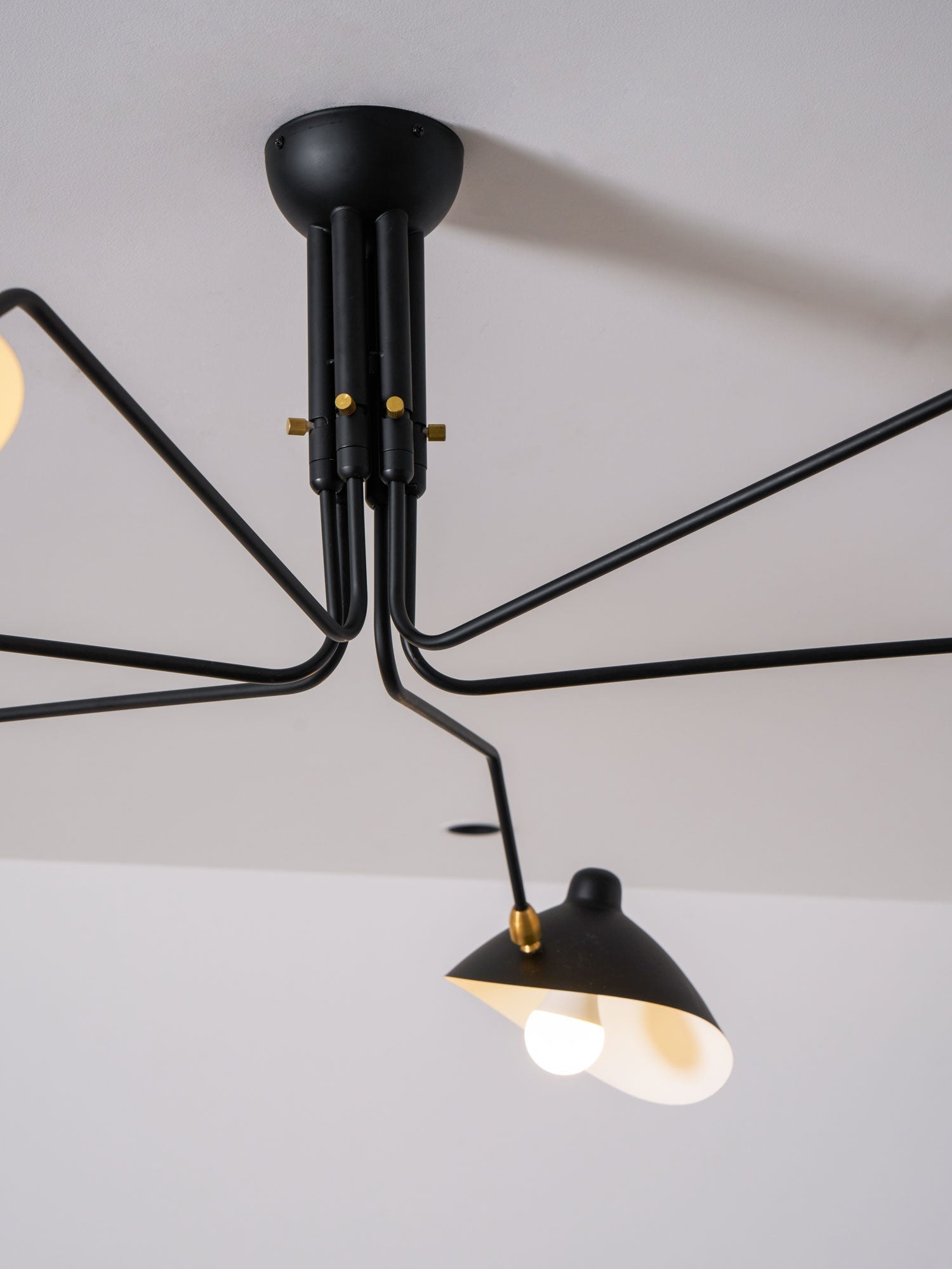 Lustra Ceiling Light Three Arm Minimalist-Neutral Decor