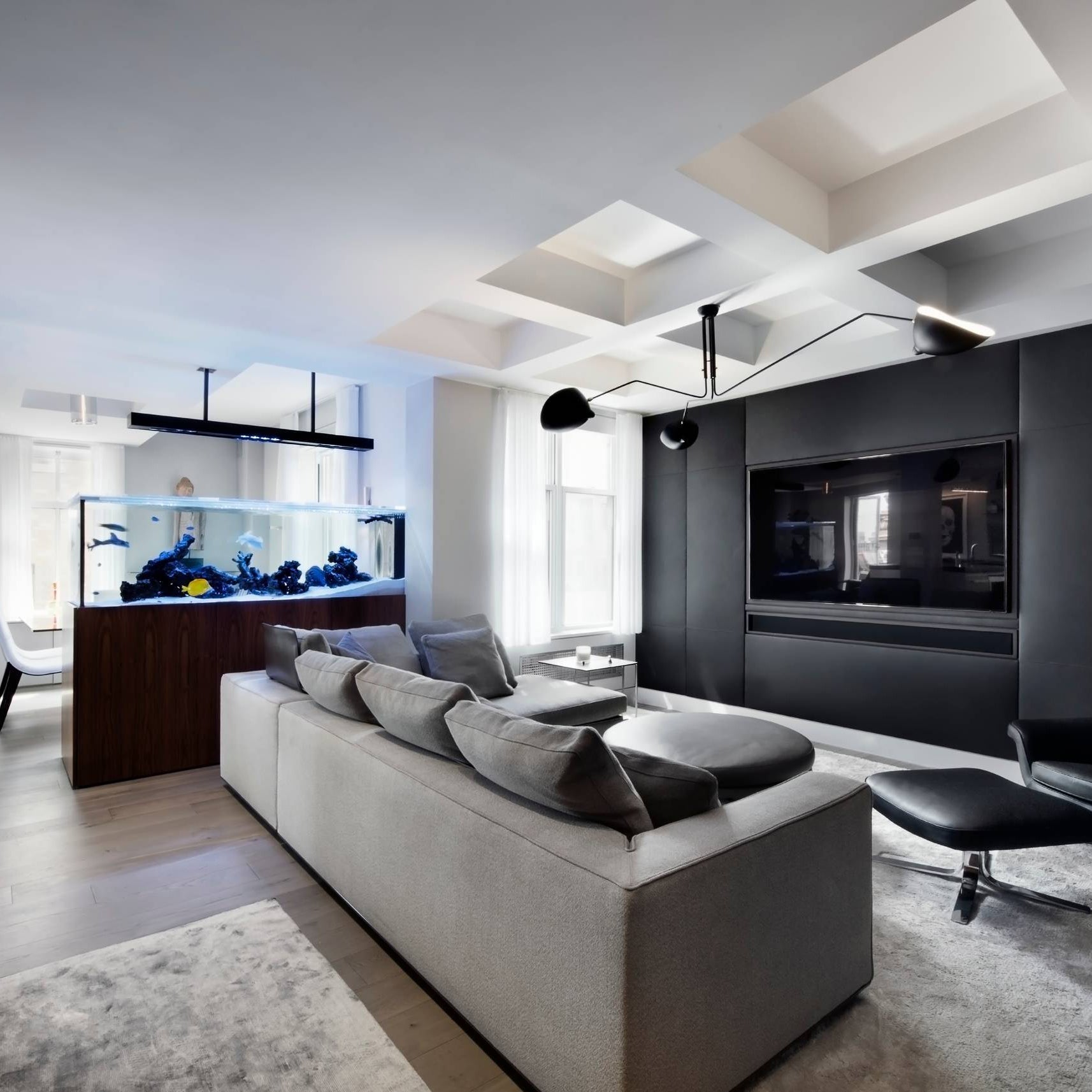 Lustra Ceiling Light Three Arm Minimalist-Neutral Decor