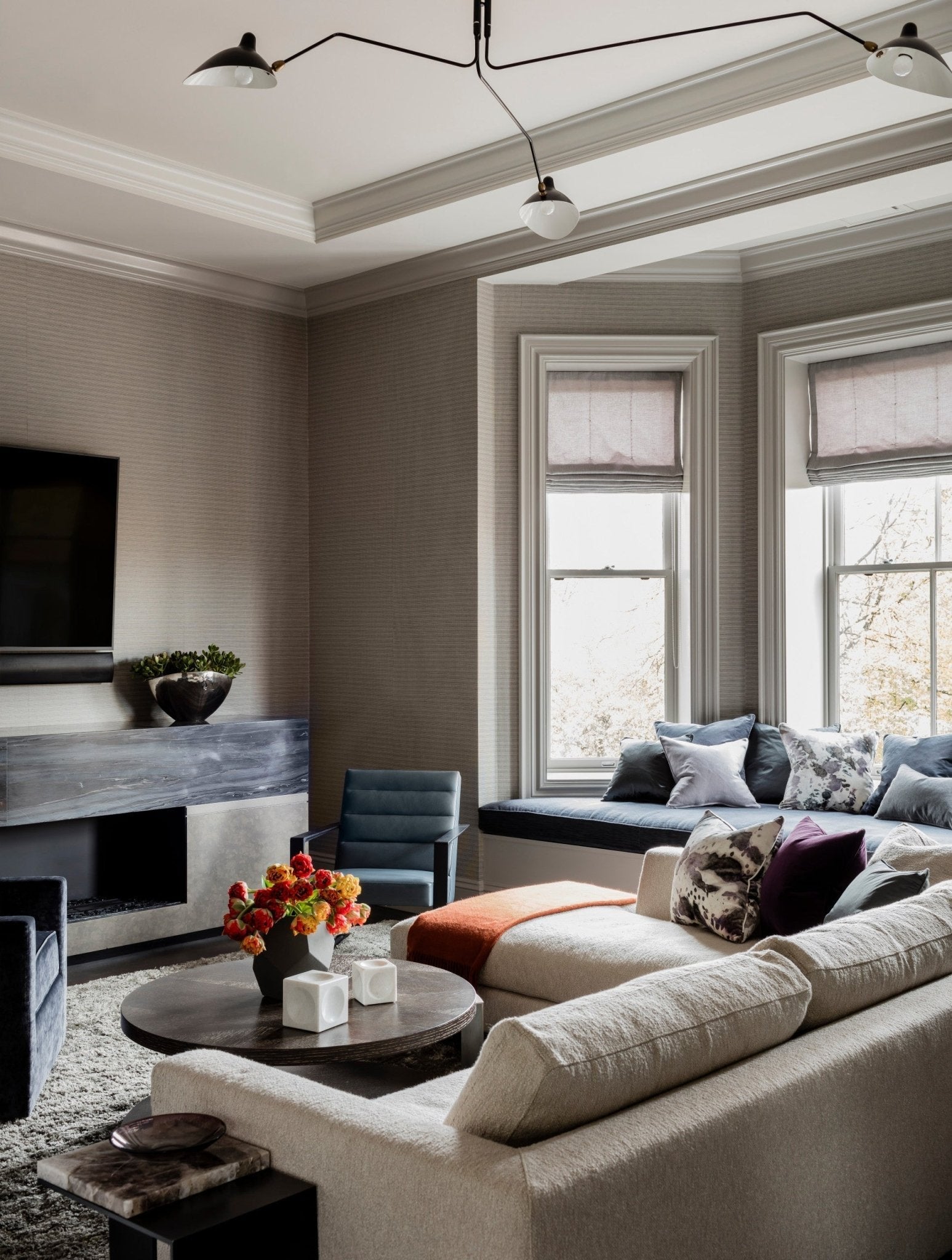 Lustra Ceiling Light Three Arm Minimalist-Neutral Decor
