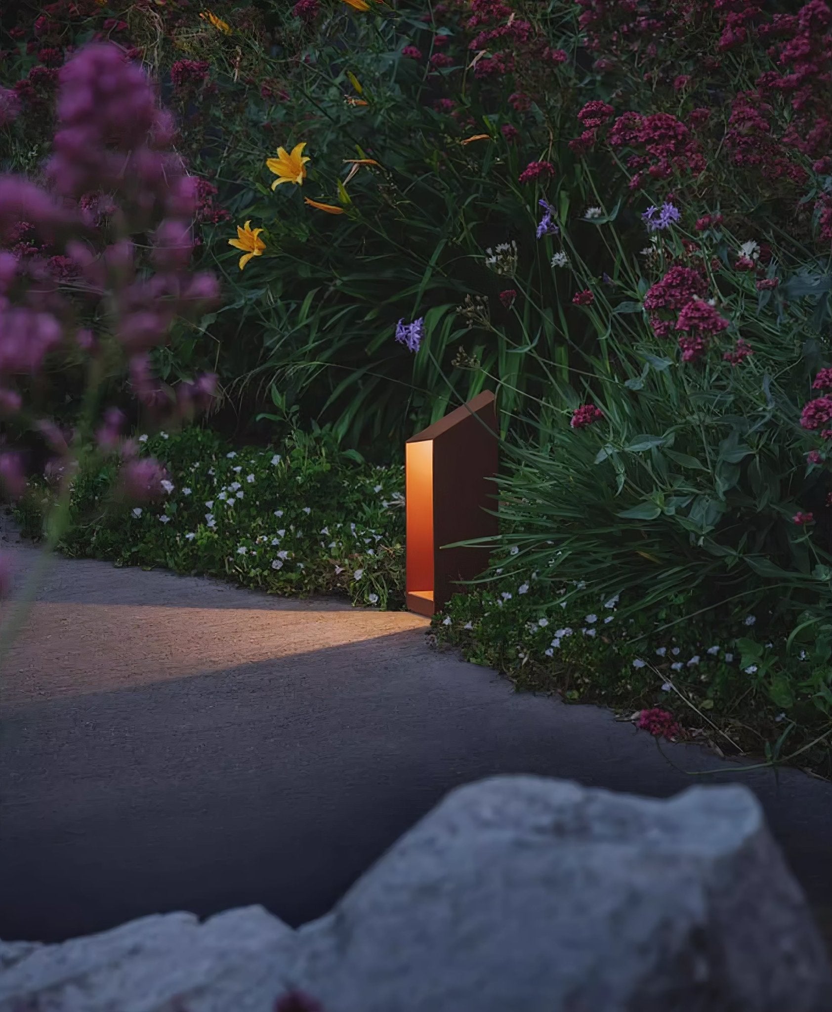 Jelight Outdoor Bollard Light-Neutral Decor