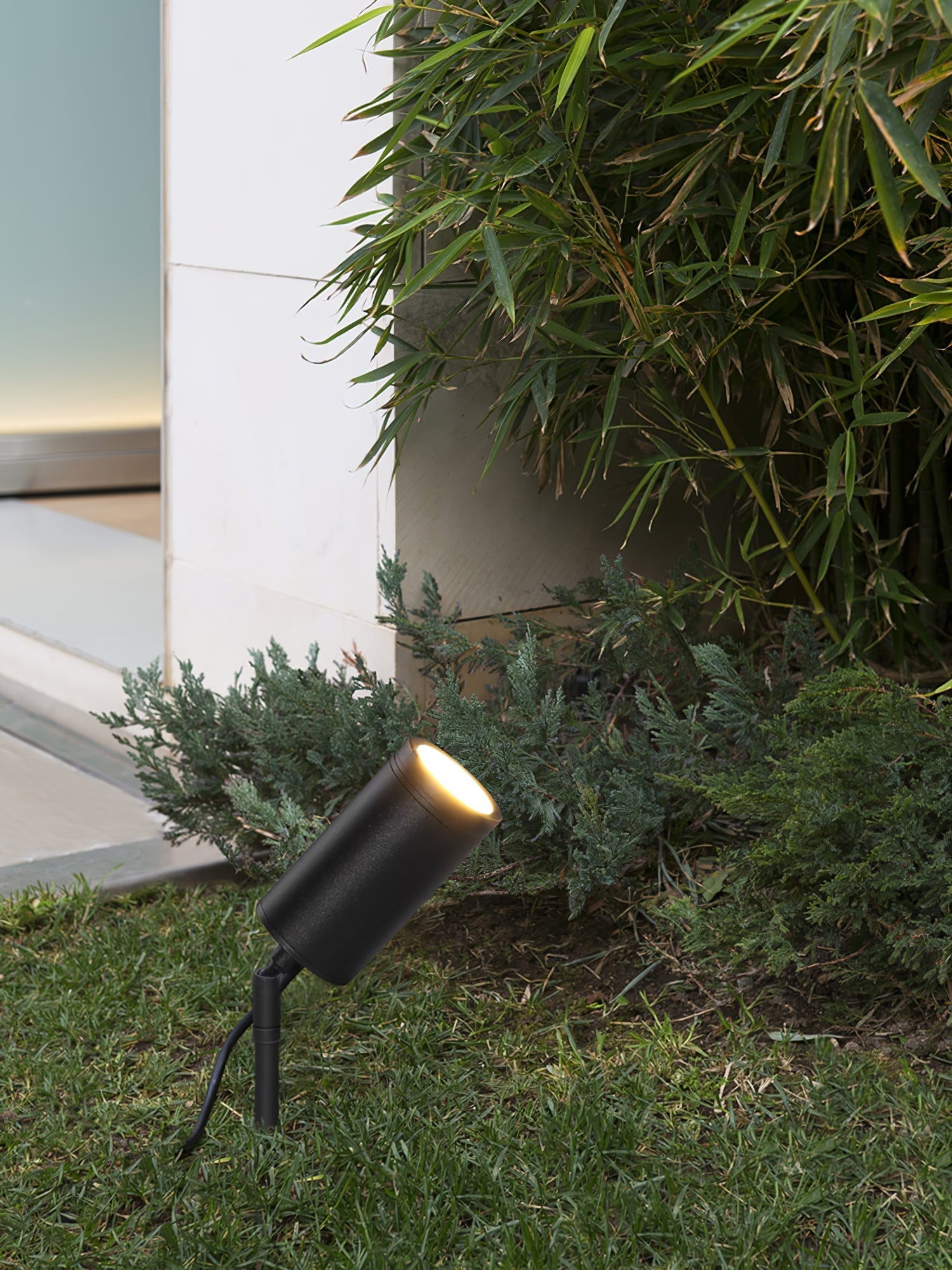 Jorvath Pierce Ground Spike Light-Neutral Decor