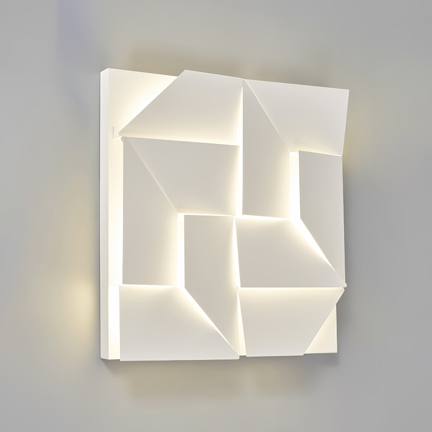 Wynor Shadows Grand Sconce Wall Lamp-Neutral Decor
