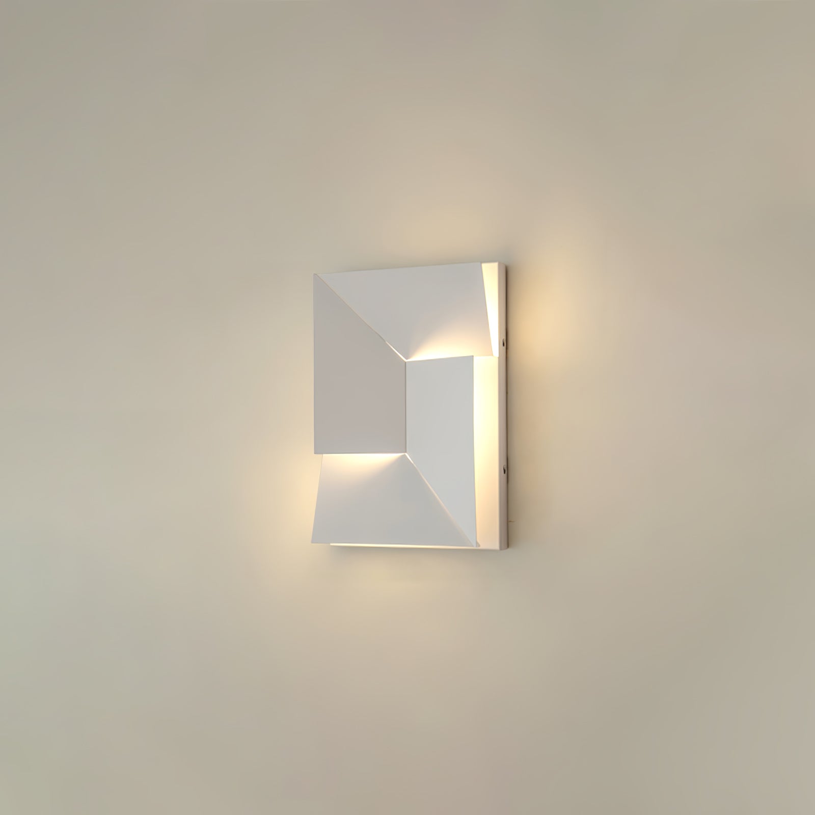 Wynor Shadows Grand Sconce Wall Lamp-Neutral Decor