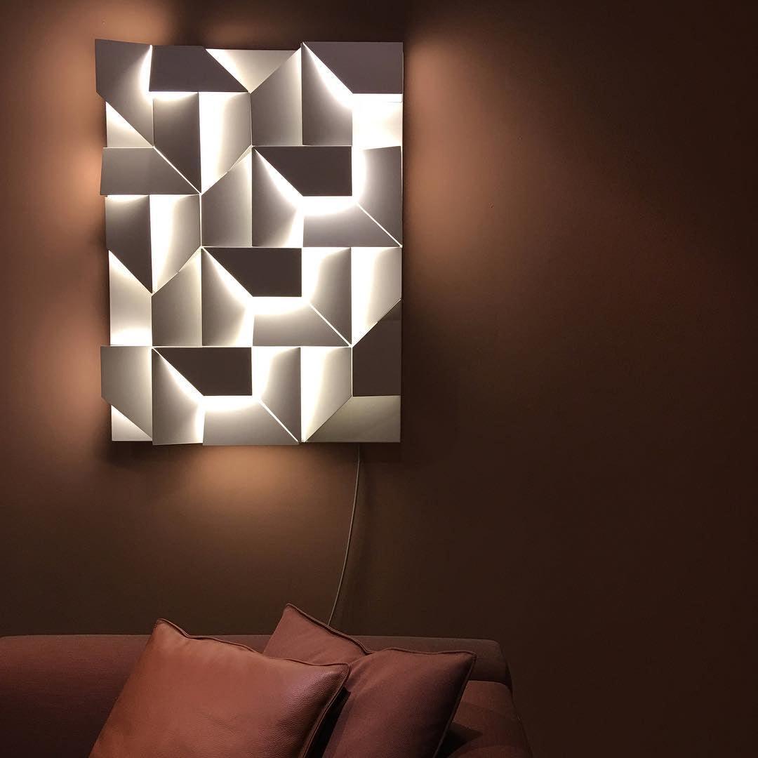Wynor Shadows Grand Sconce Wall Lamp-Neutral Decor
