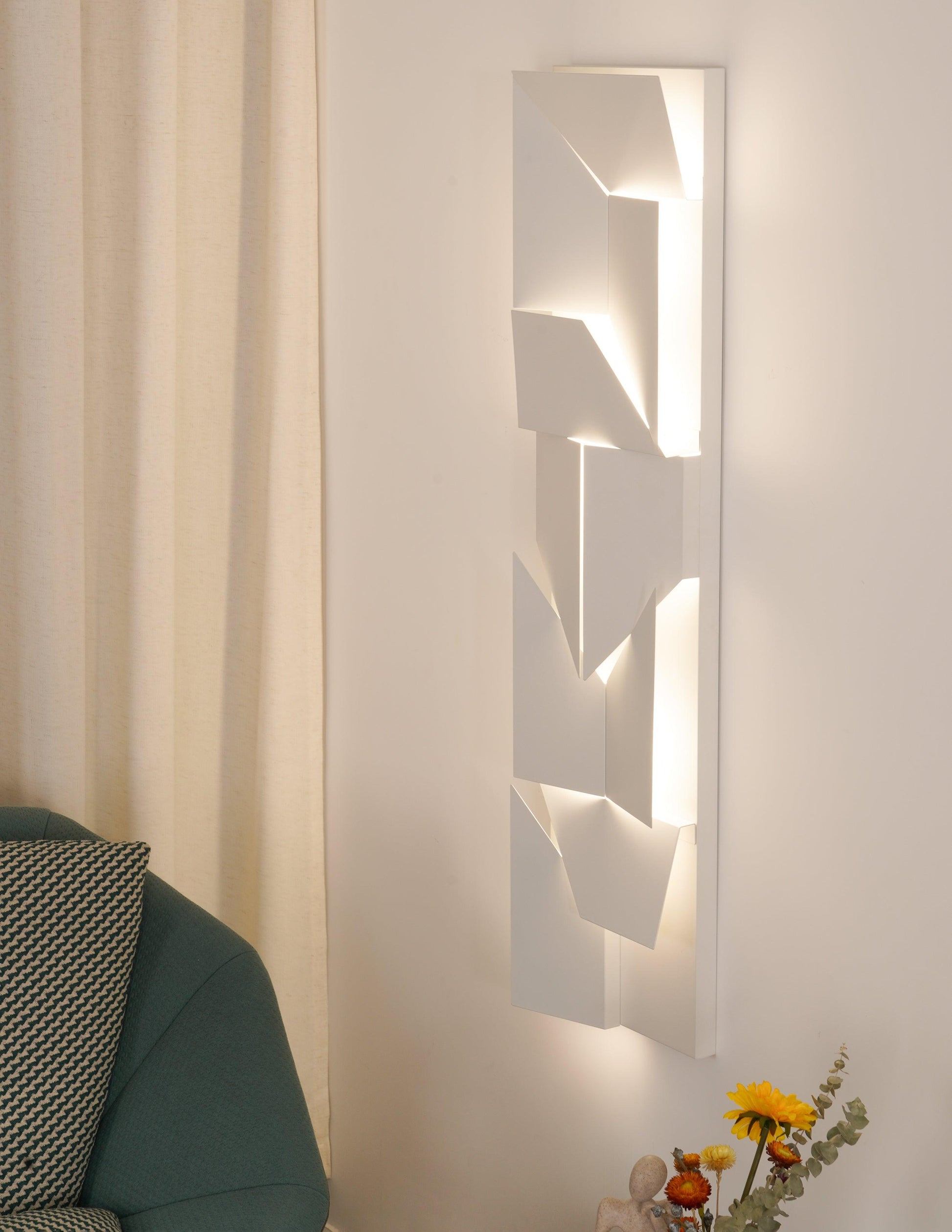 Wynor Shadows Grand Sconce Wall Lamp-Neutral Decor