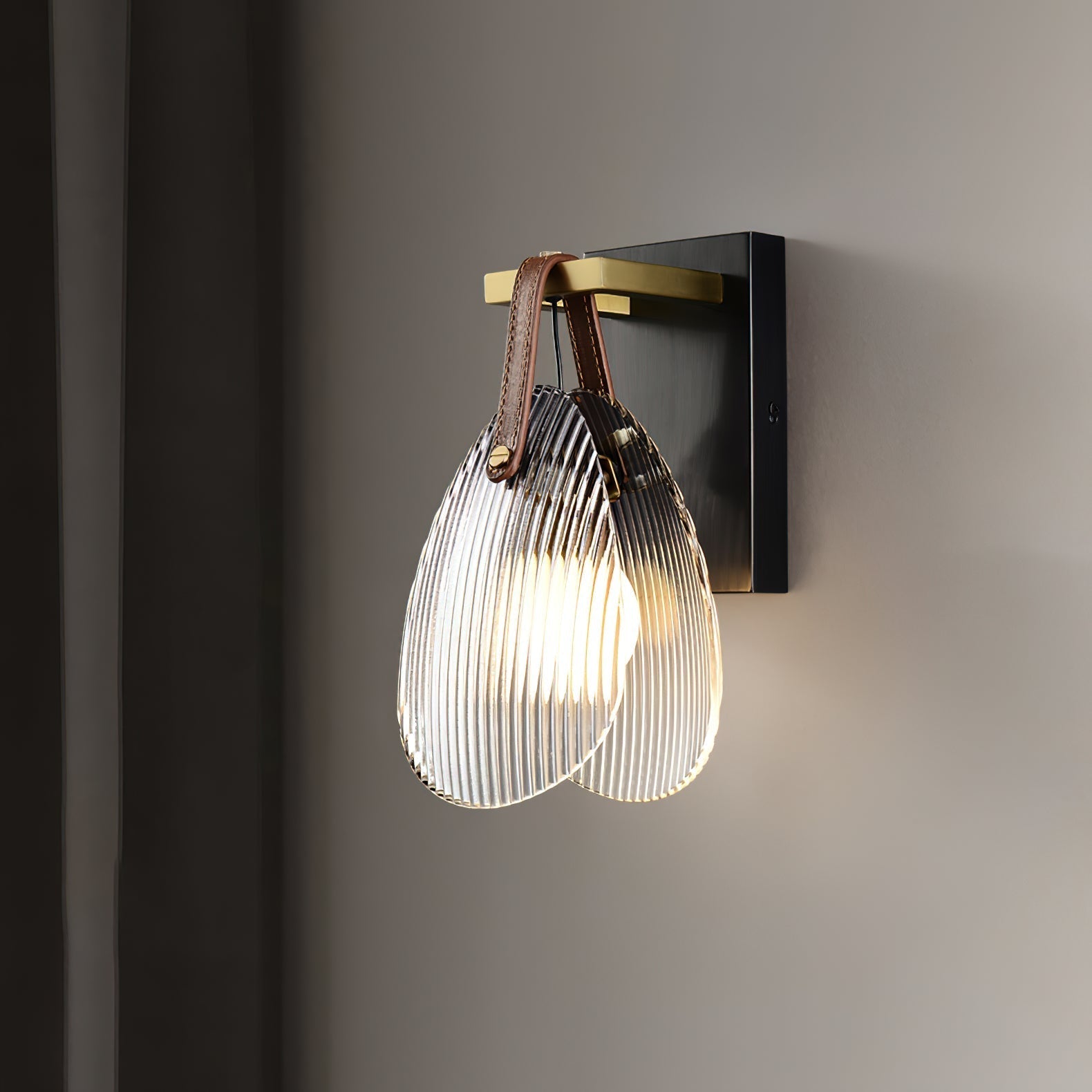 Violetta Wall Lamp