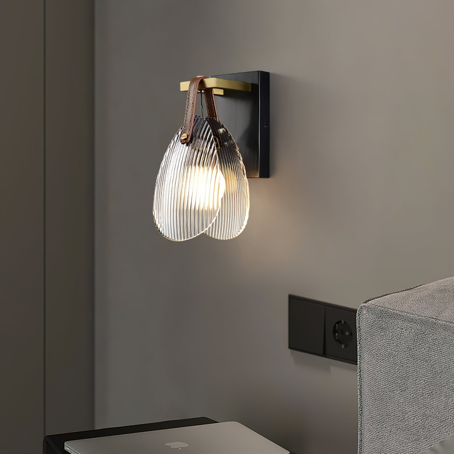 Violetta Wall Lamp