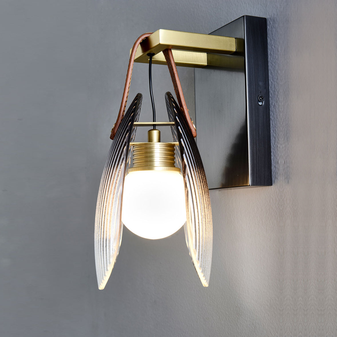 Violetta Wall Lamp