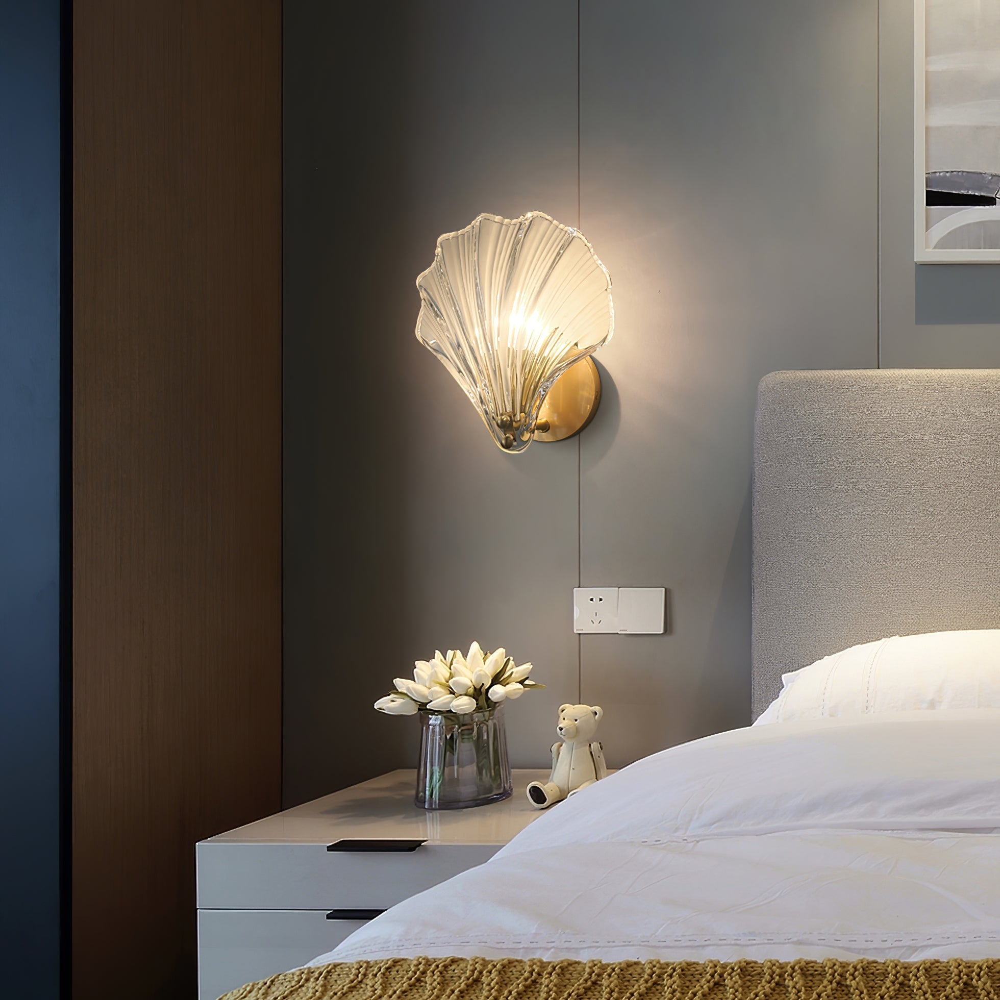 Neo Premium Elegance Brass Glass Wall Light-Neutral Decor
