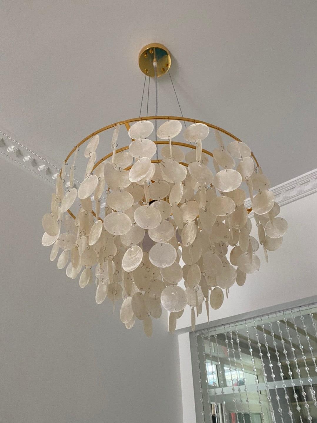 Esileth Postmodern Luxury Shell Wind Chime Chandelier-Neutral Decor