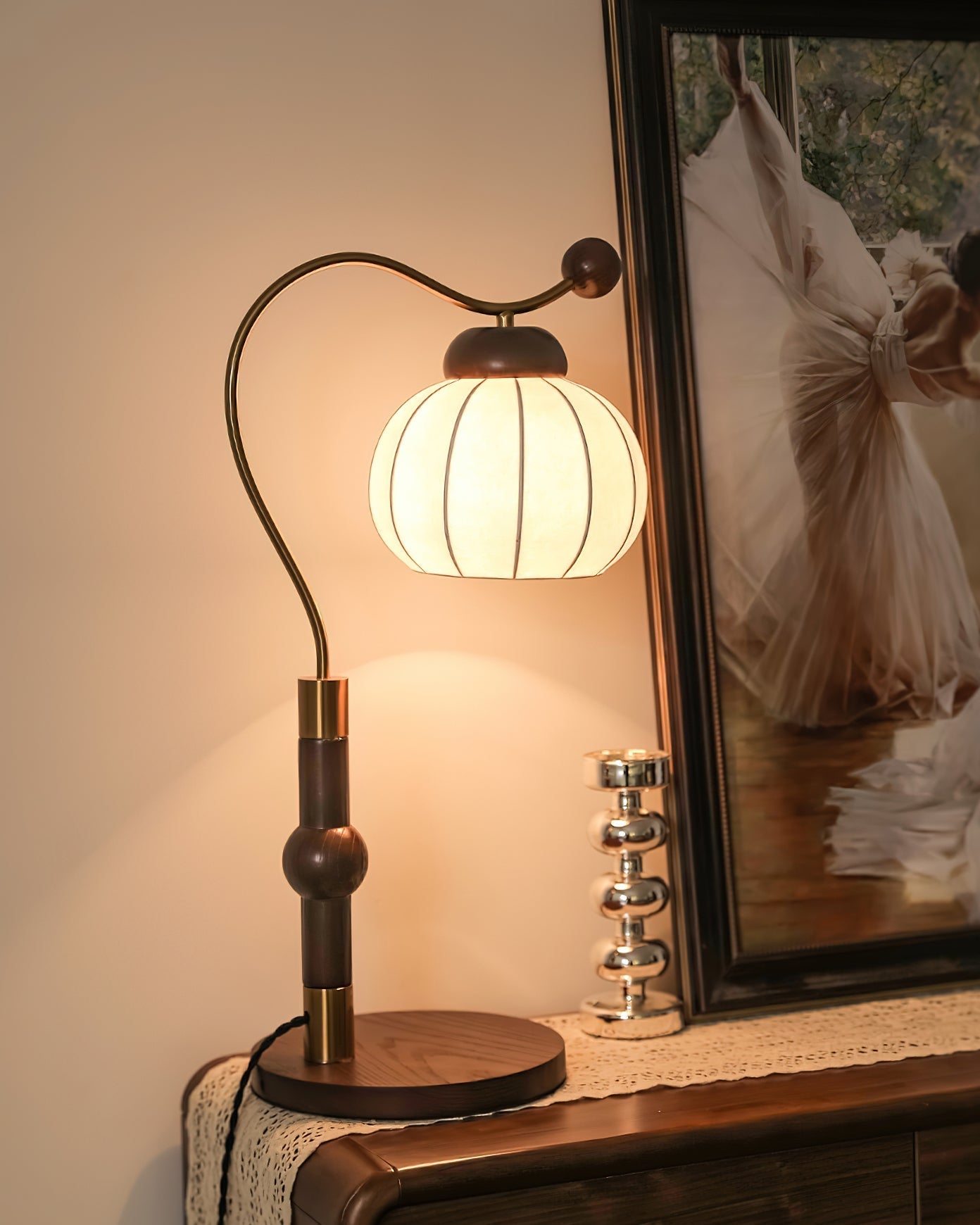 Zyran Silk Wood Retro Table Lamp-Neutral Decor