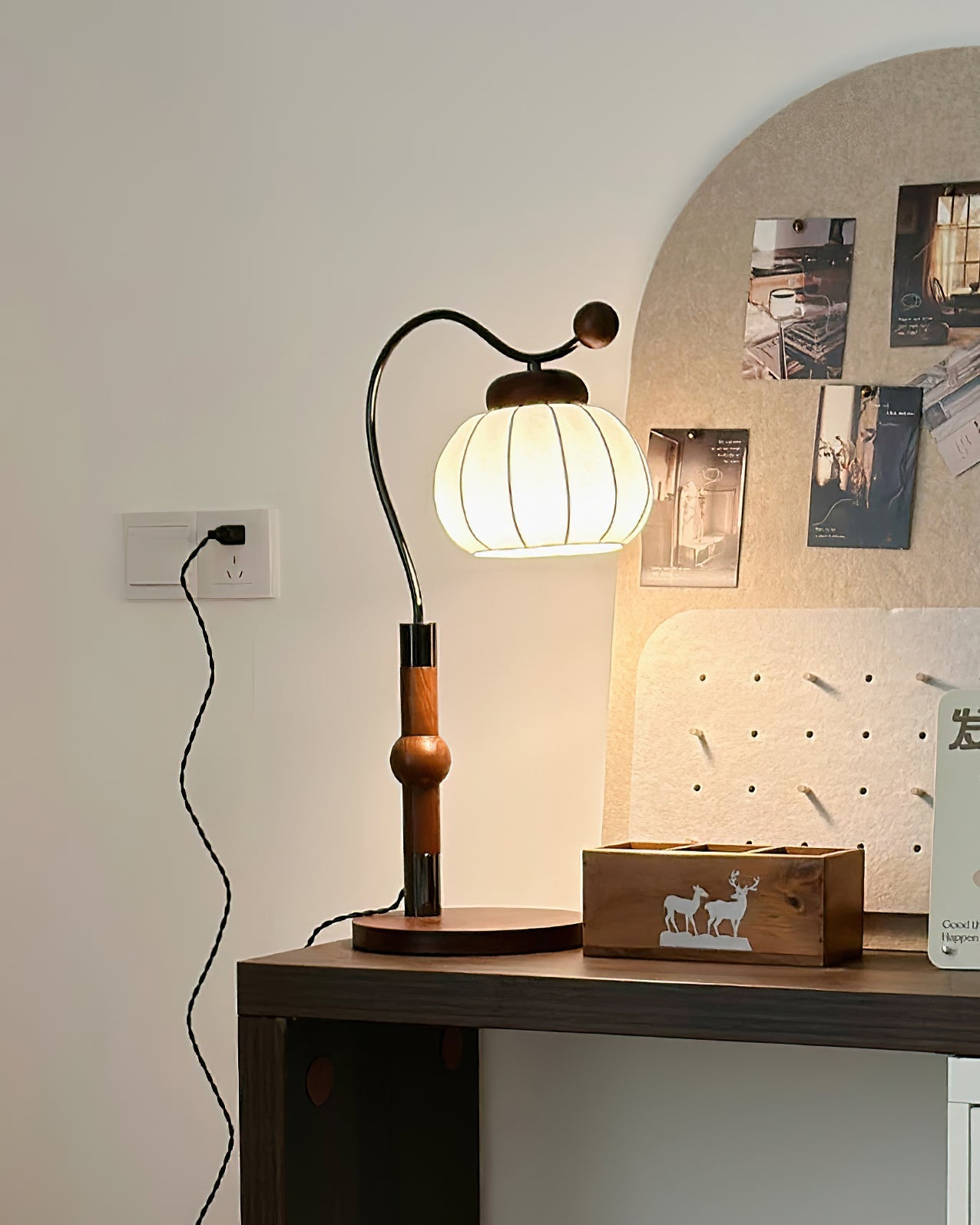 Zyran Silk Wood Retro Table Lamp-Neutral Decor