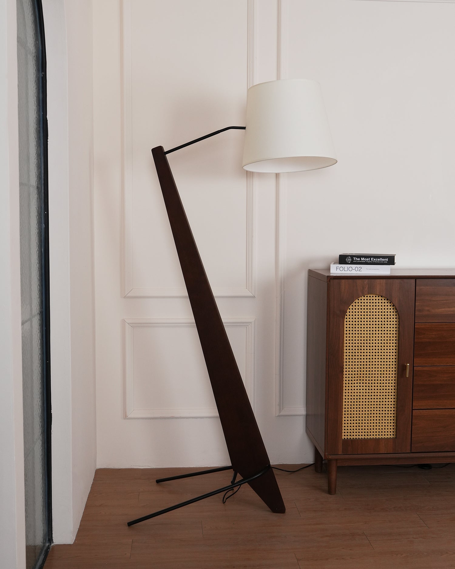 Vyran Wood Fabric Floor Lamp-Neutral Decor
