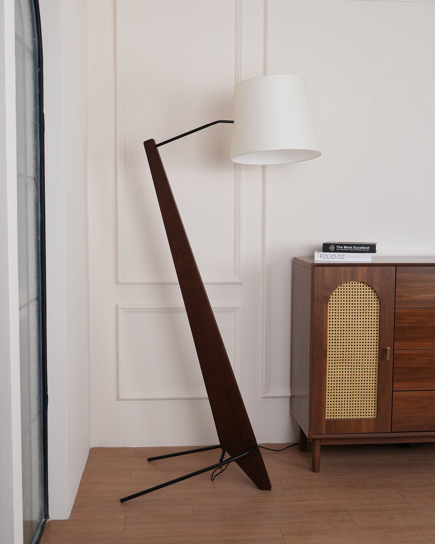 Vyran Wood Fabric Floor Lamp-Neutral Decor