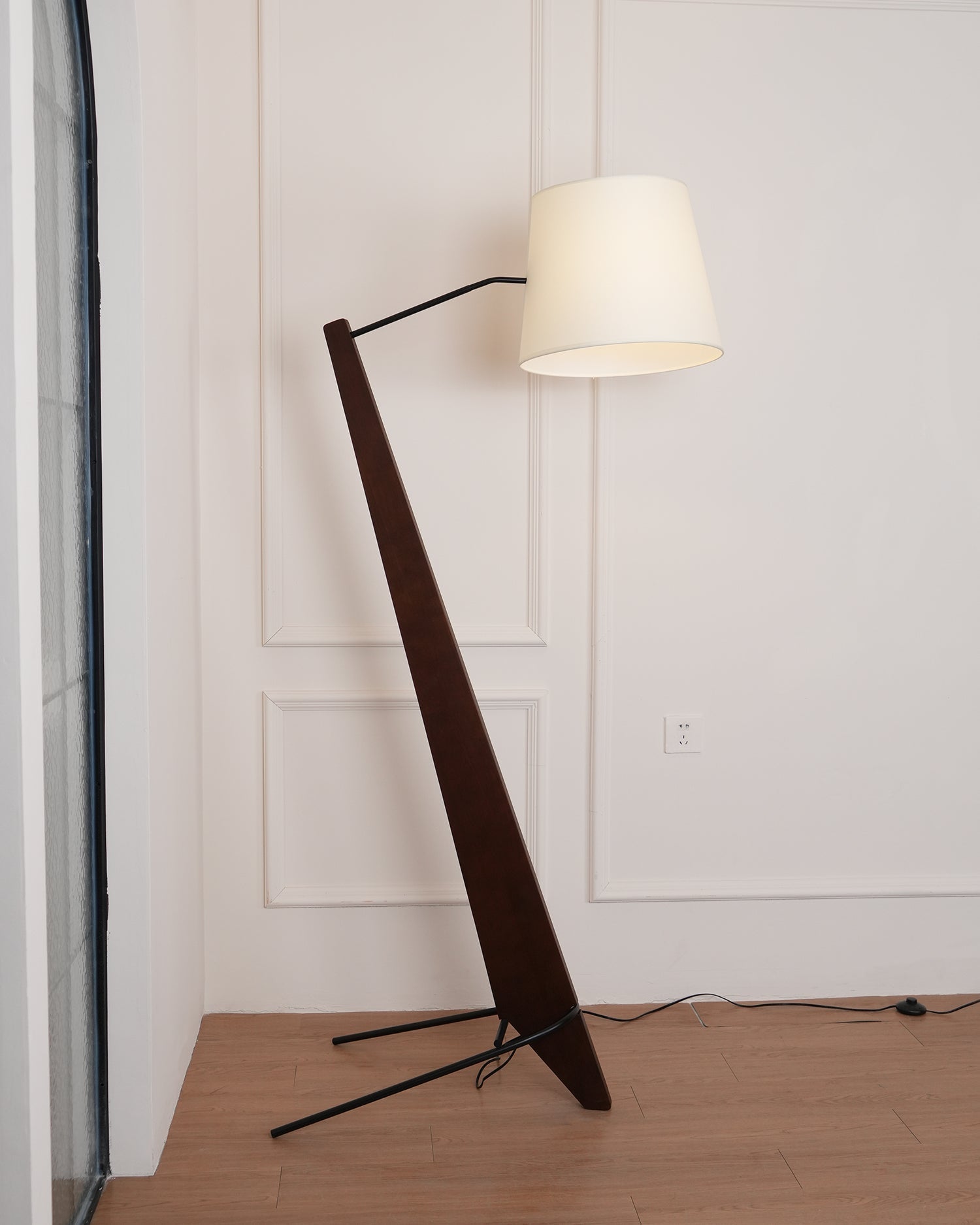 Vyran Wood Fabric Floor Lamp-Neutral Decor