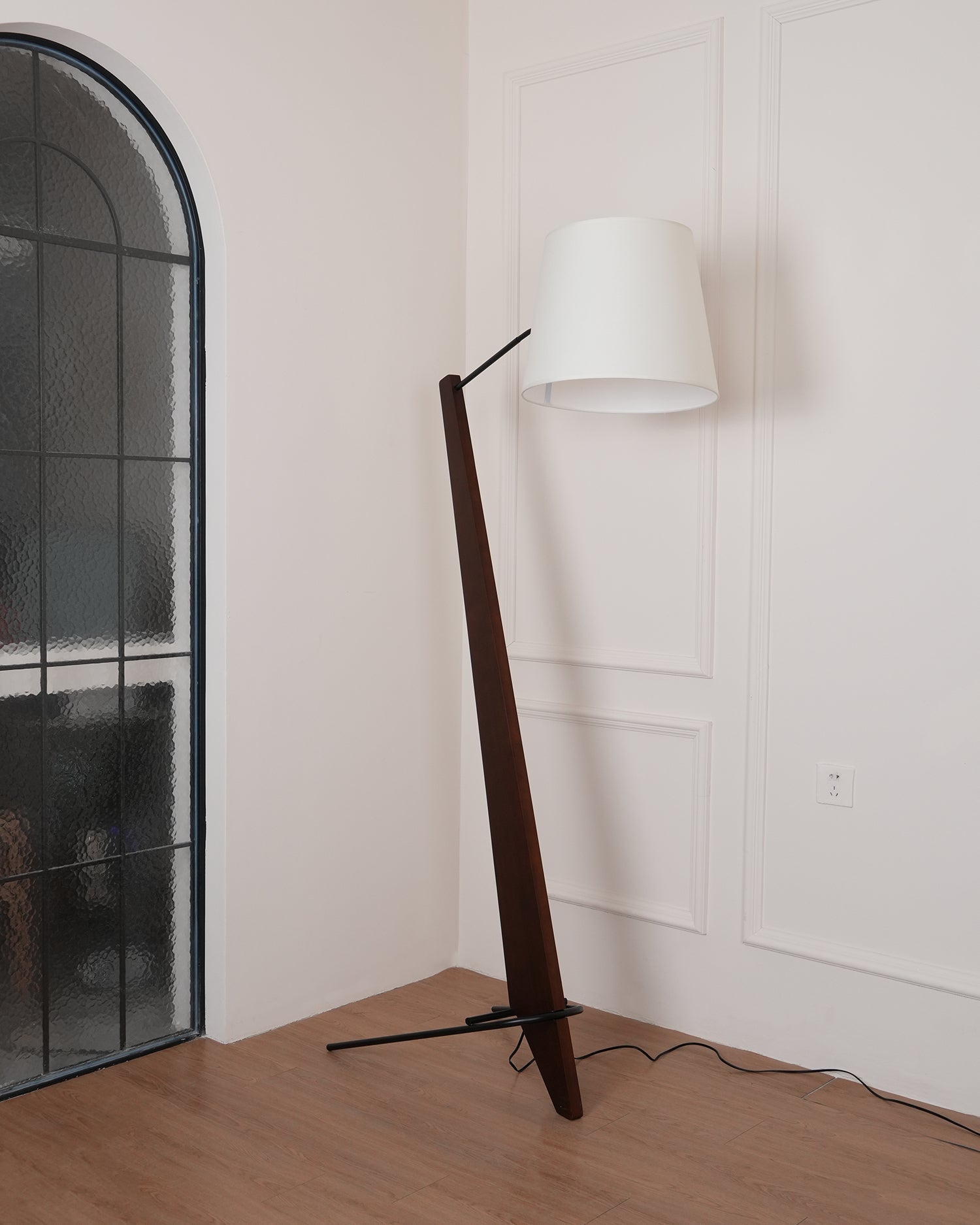 Vyran Wood Fabric Floor Lamp-Neutral Decor