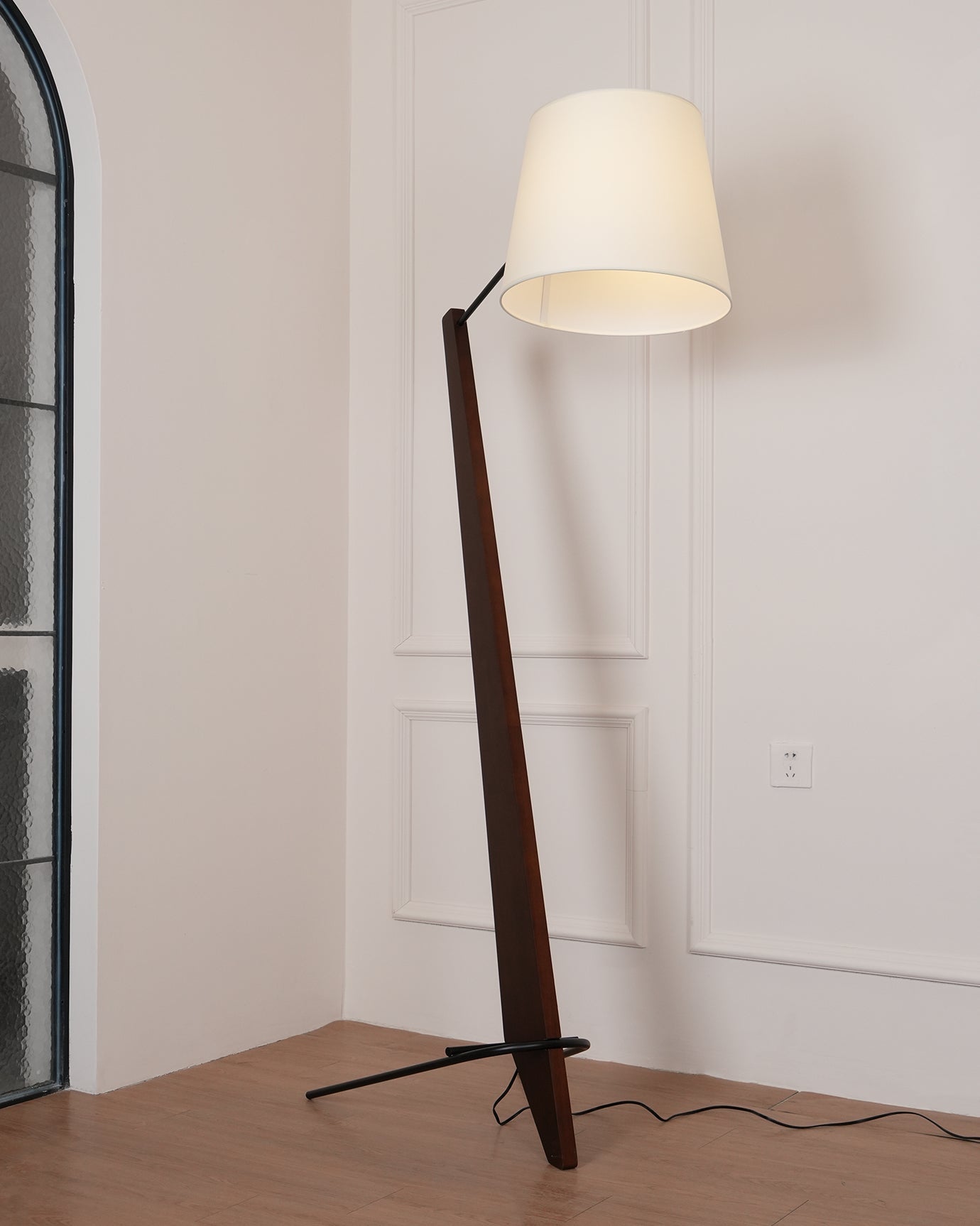 Vyran Wood Fabric Floor Lamp-Neutral Decor