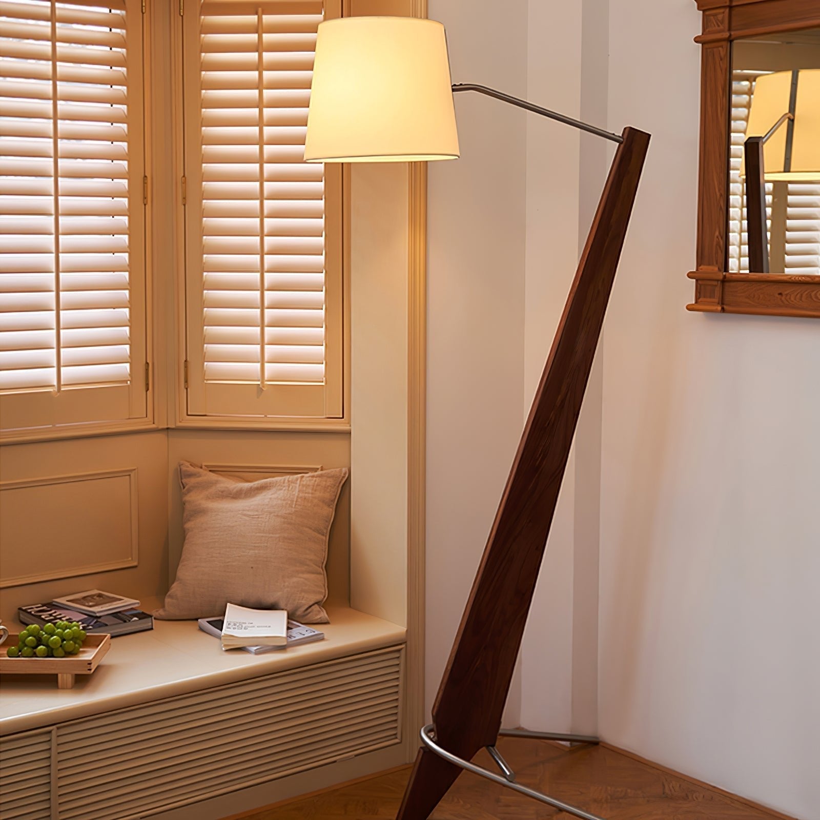 Vyran Wood Fabric Floor Lamp-Neutral Decor