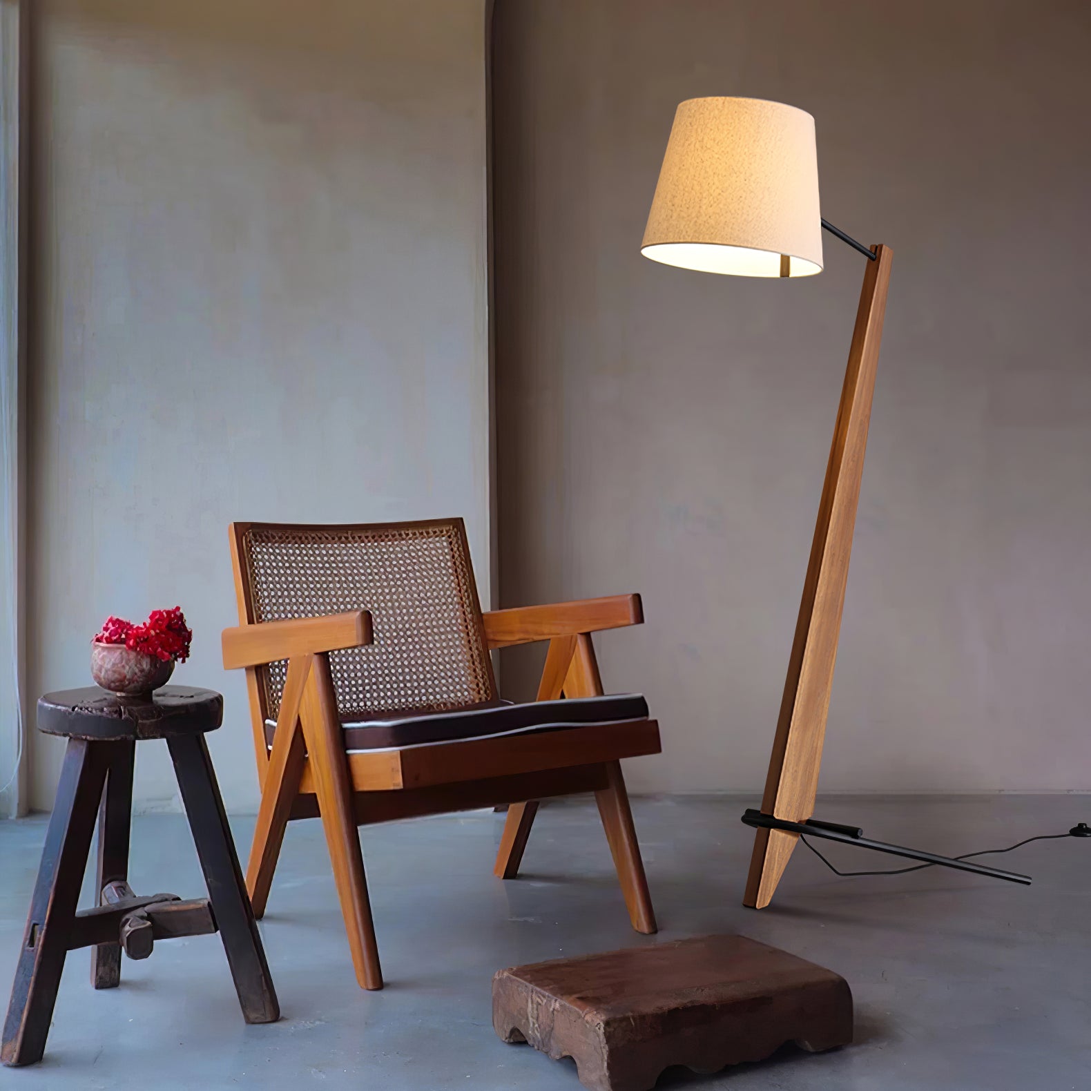 Vyran Wood Fabric Floor Lamp-Neutral Decor